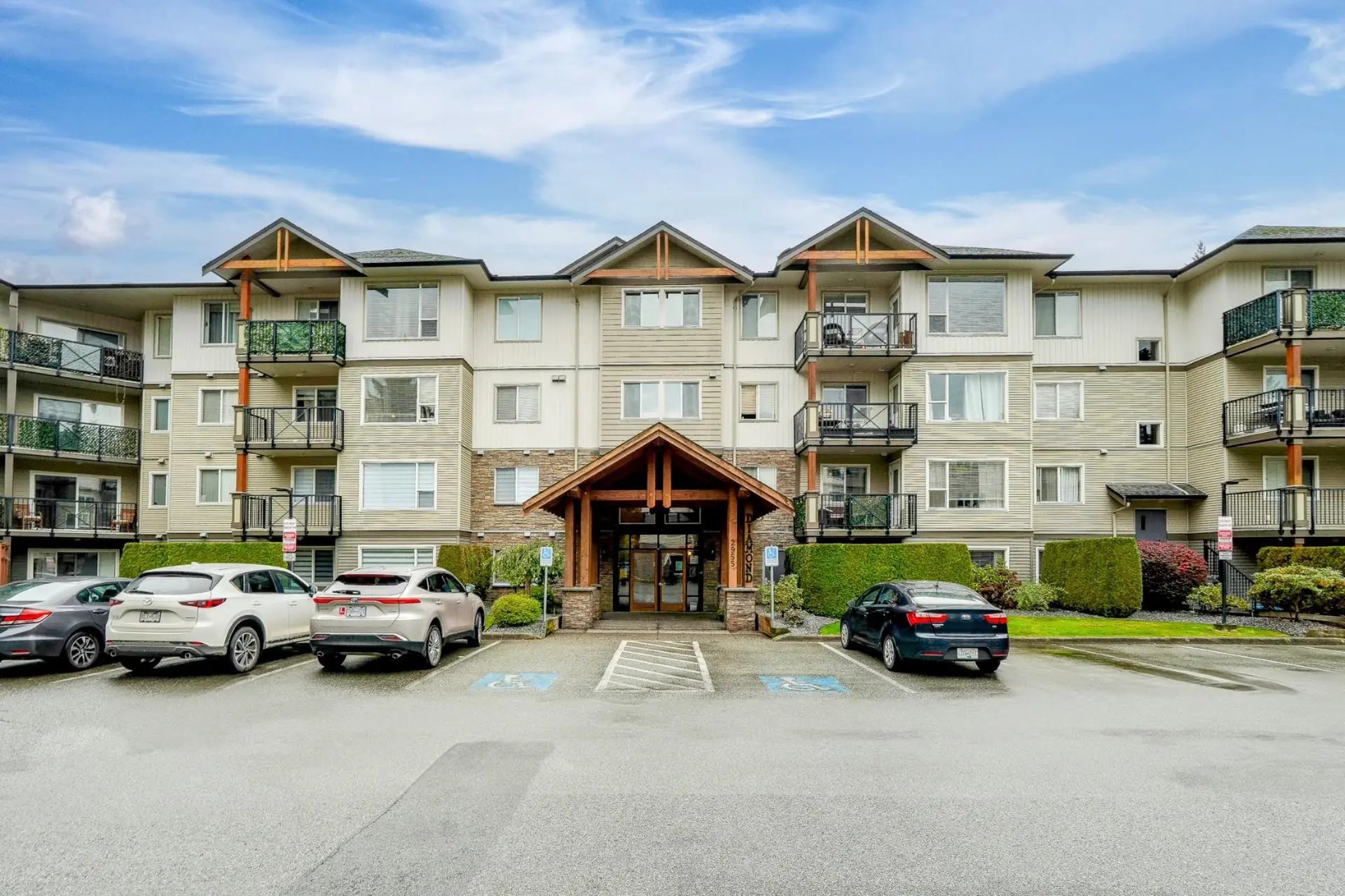 #101 2955 Diamond Crescent - Image 2