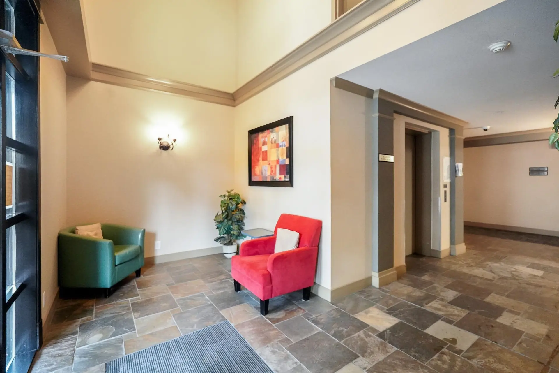 #101 2955 Diamond Crescent - Image 4
