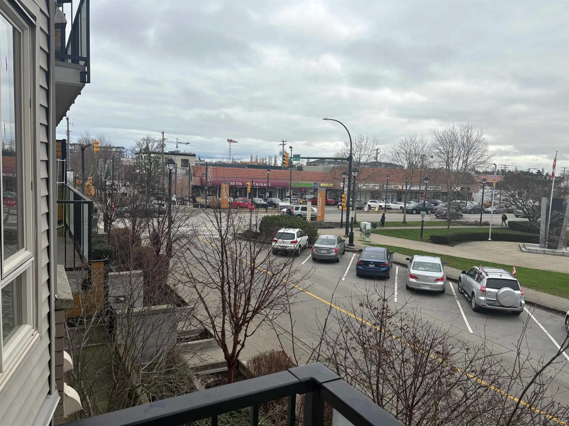 #211 20460 Douglas Crescent - Image 12