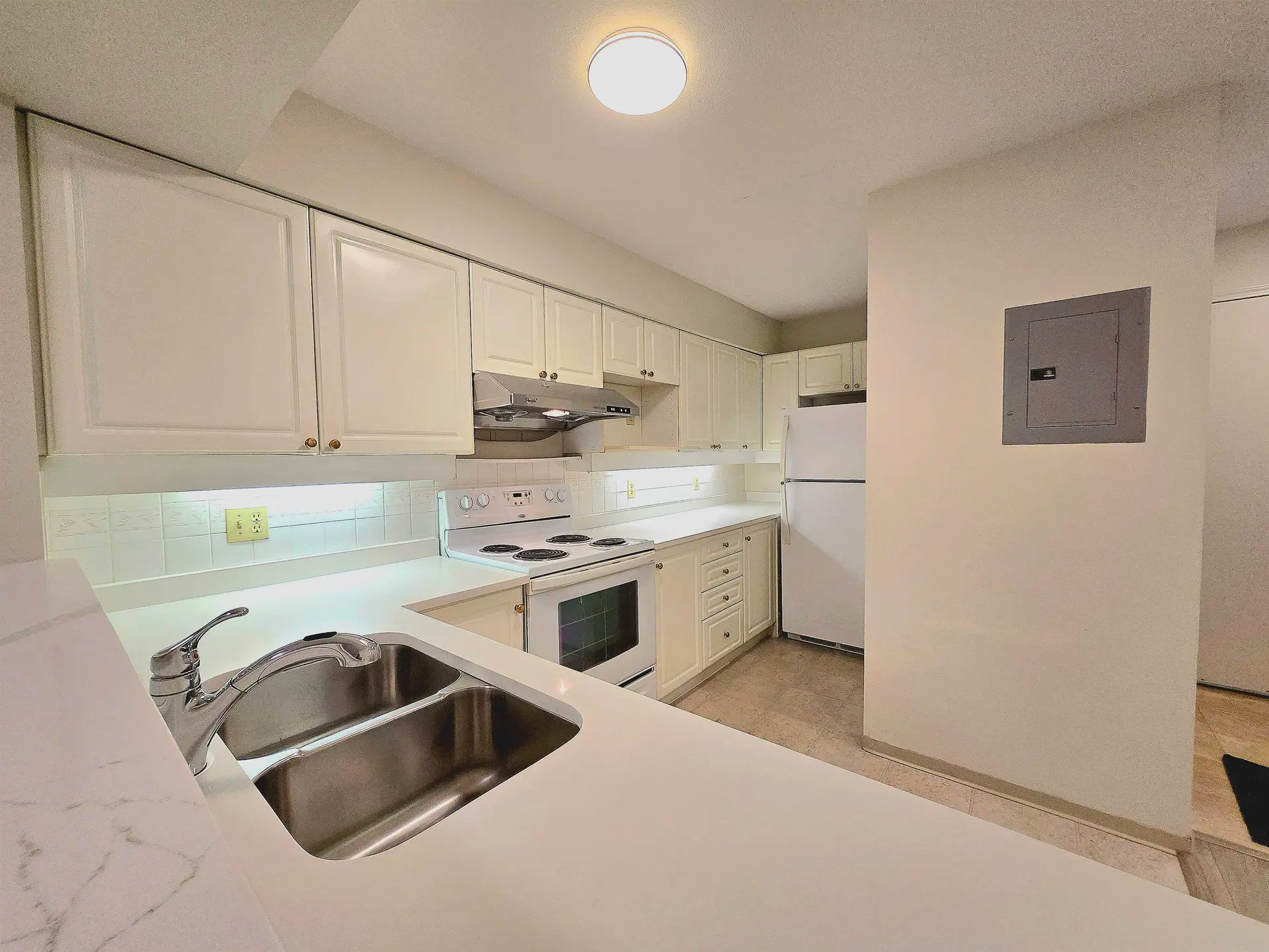#103B 7025 Stride Avenue - Image 5