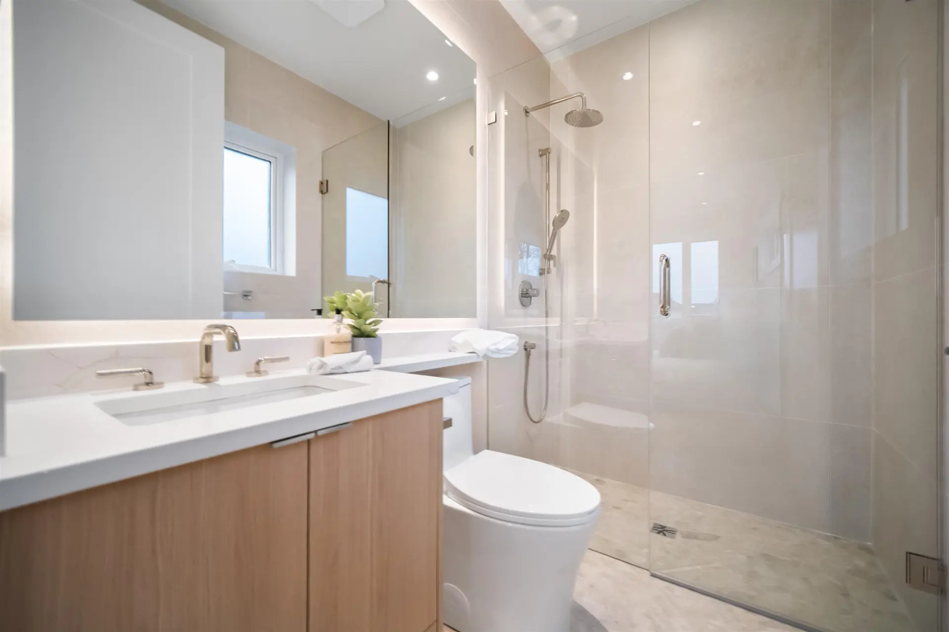 1671 E 31st Avenue - Image 6
