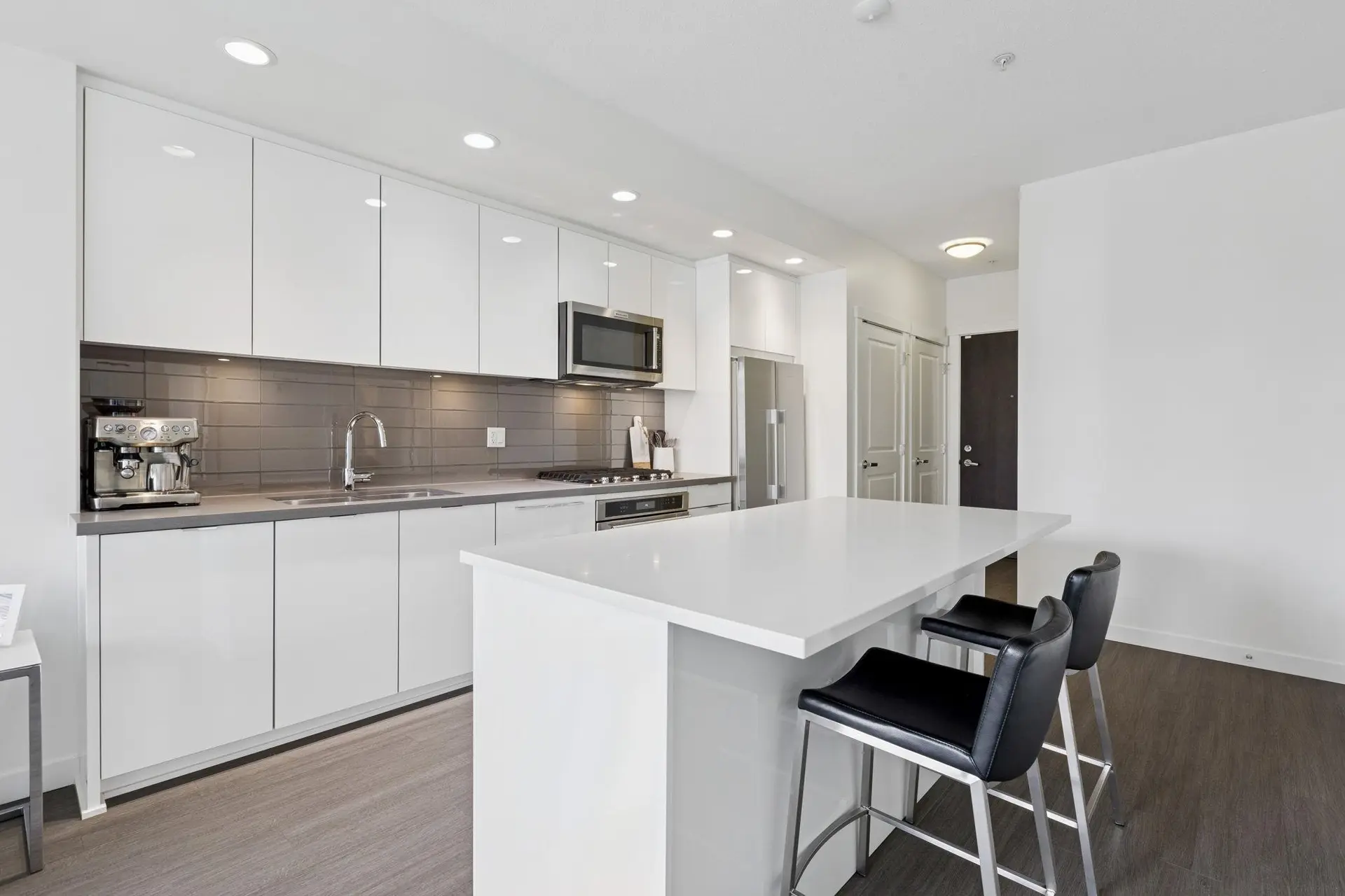 #501 277 W 1st Street - Image 6