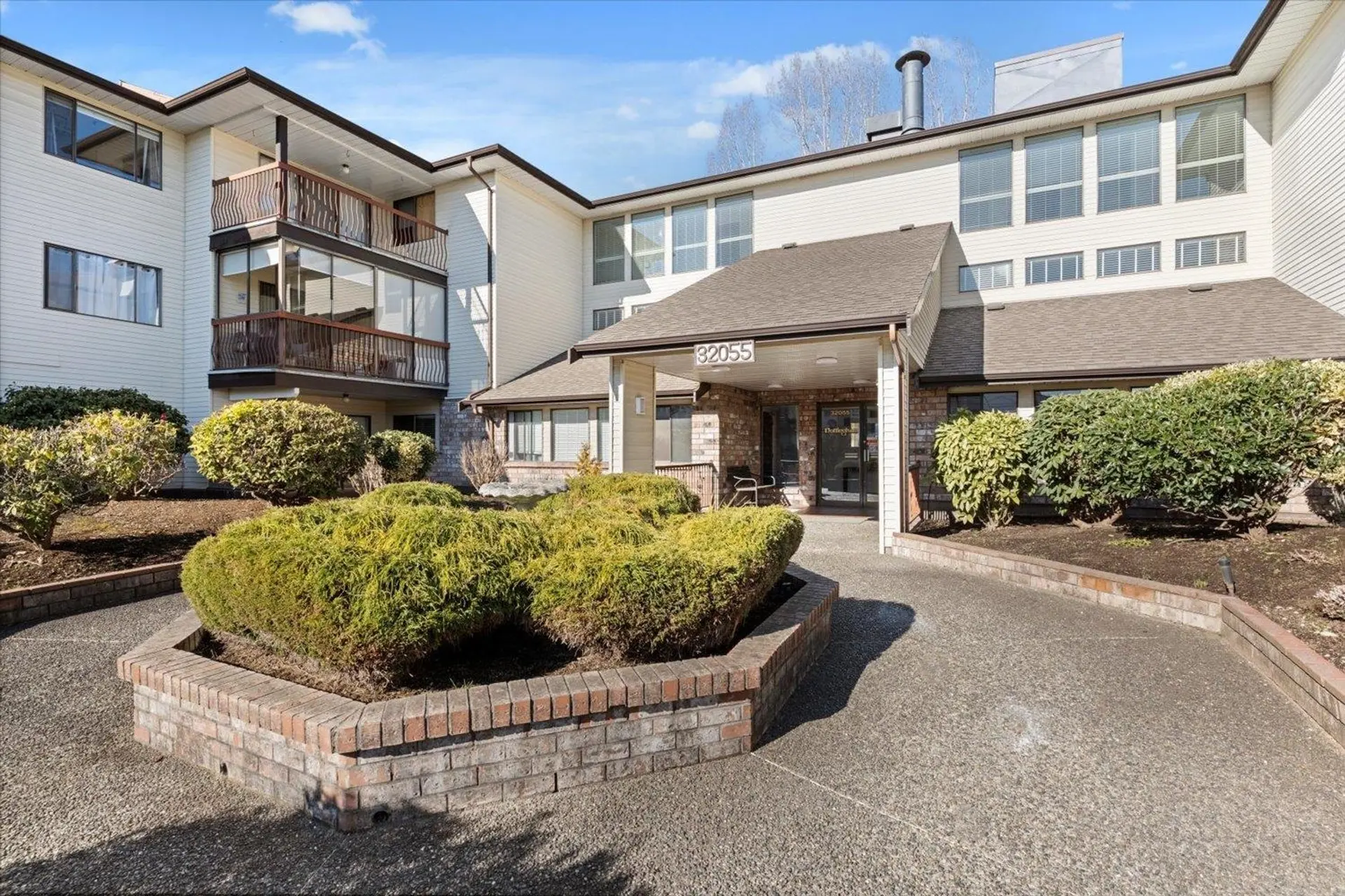 Property at #202 32055 Old Yale Road, Abbotsford, BC