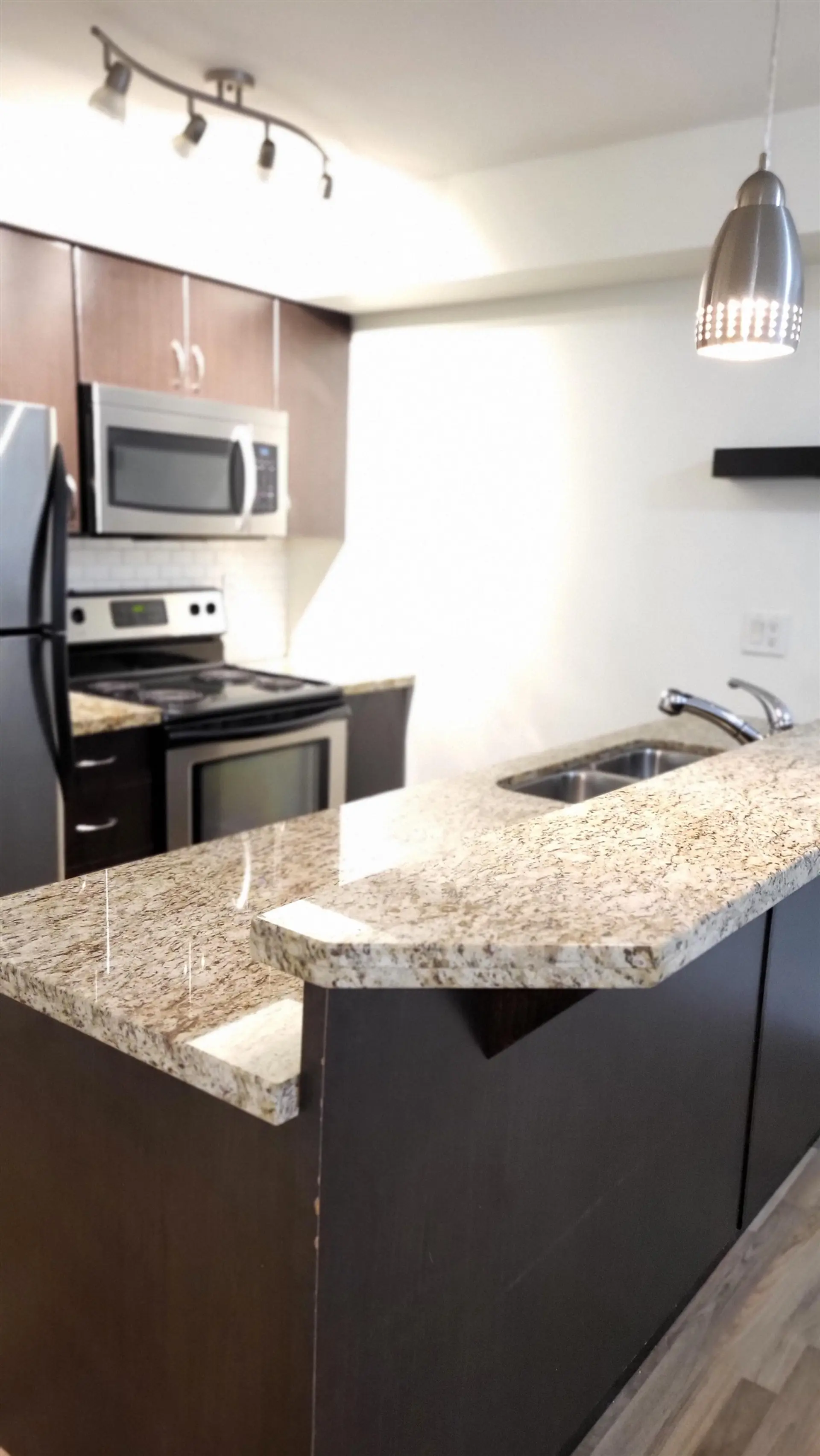 #313 2515 Park Drive - Image 8