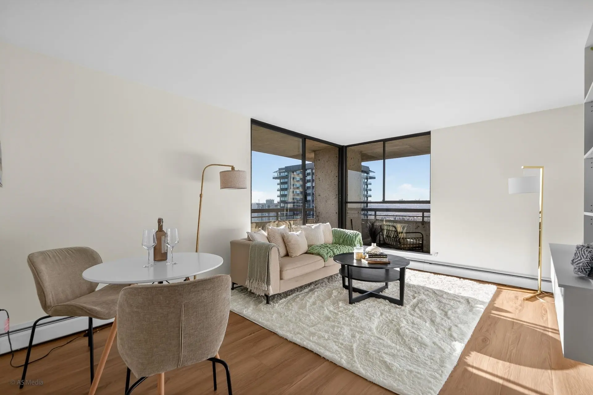 #2206 3771 Bartlett Court - Image 5