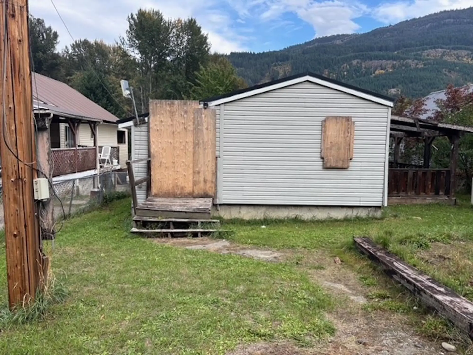 48793 Chaumox Road - Image 2