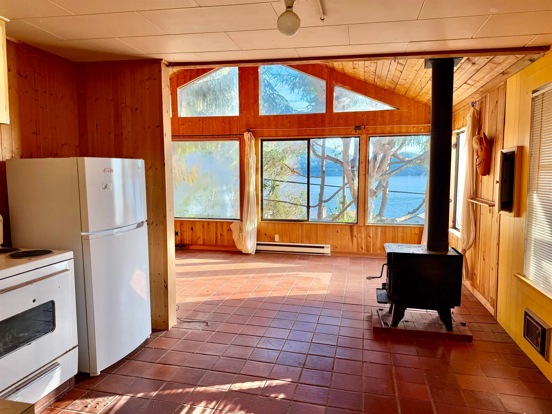 619 Marine Drive - Image 4
