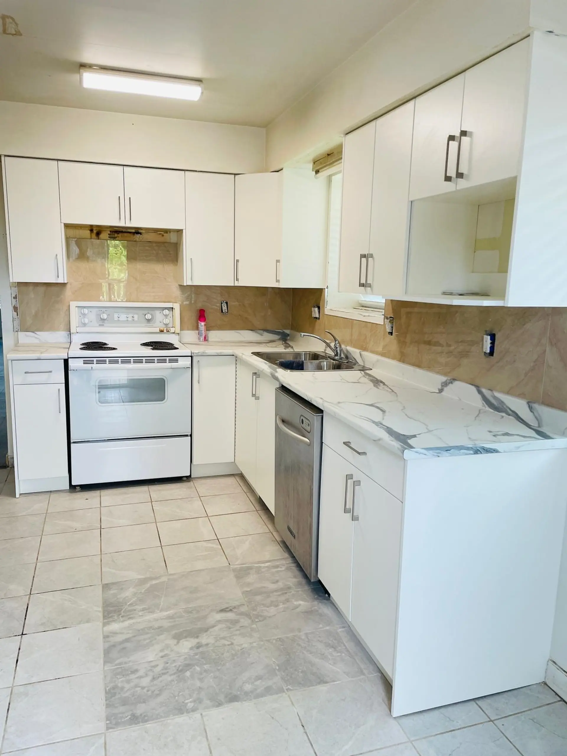 15592 100 Avenue - Image 10