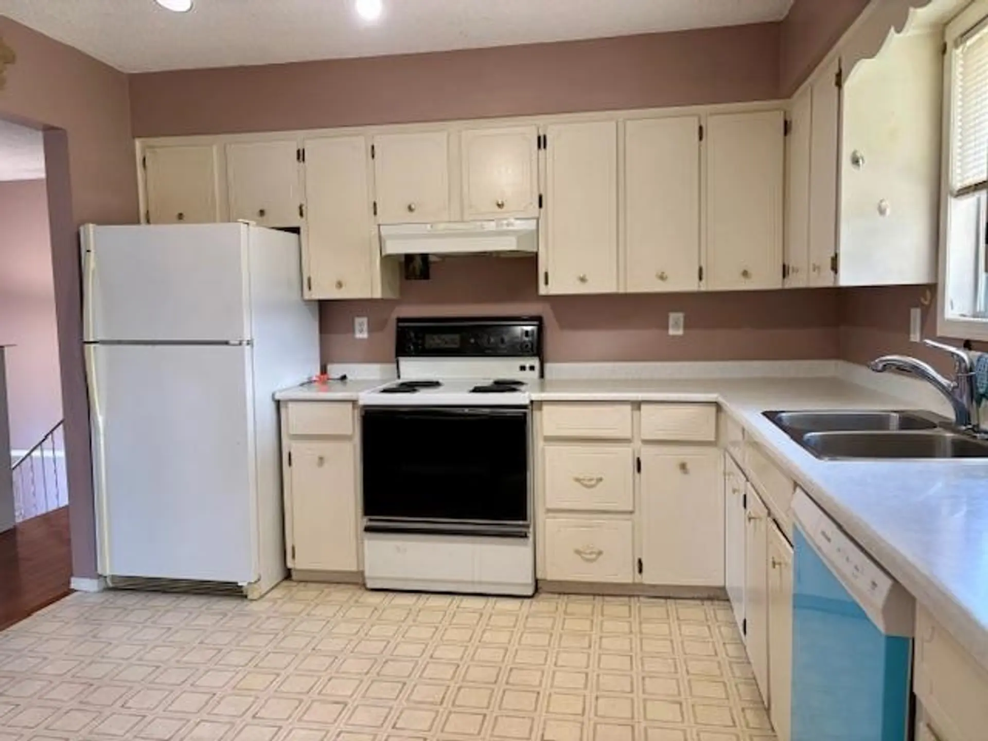 8714 Cornwall Crescent - Image 5