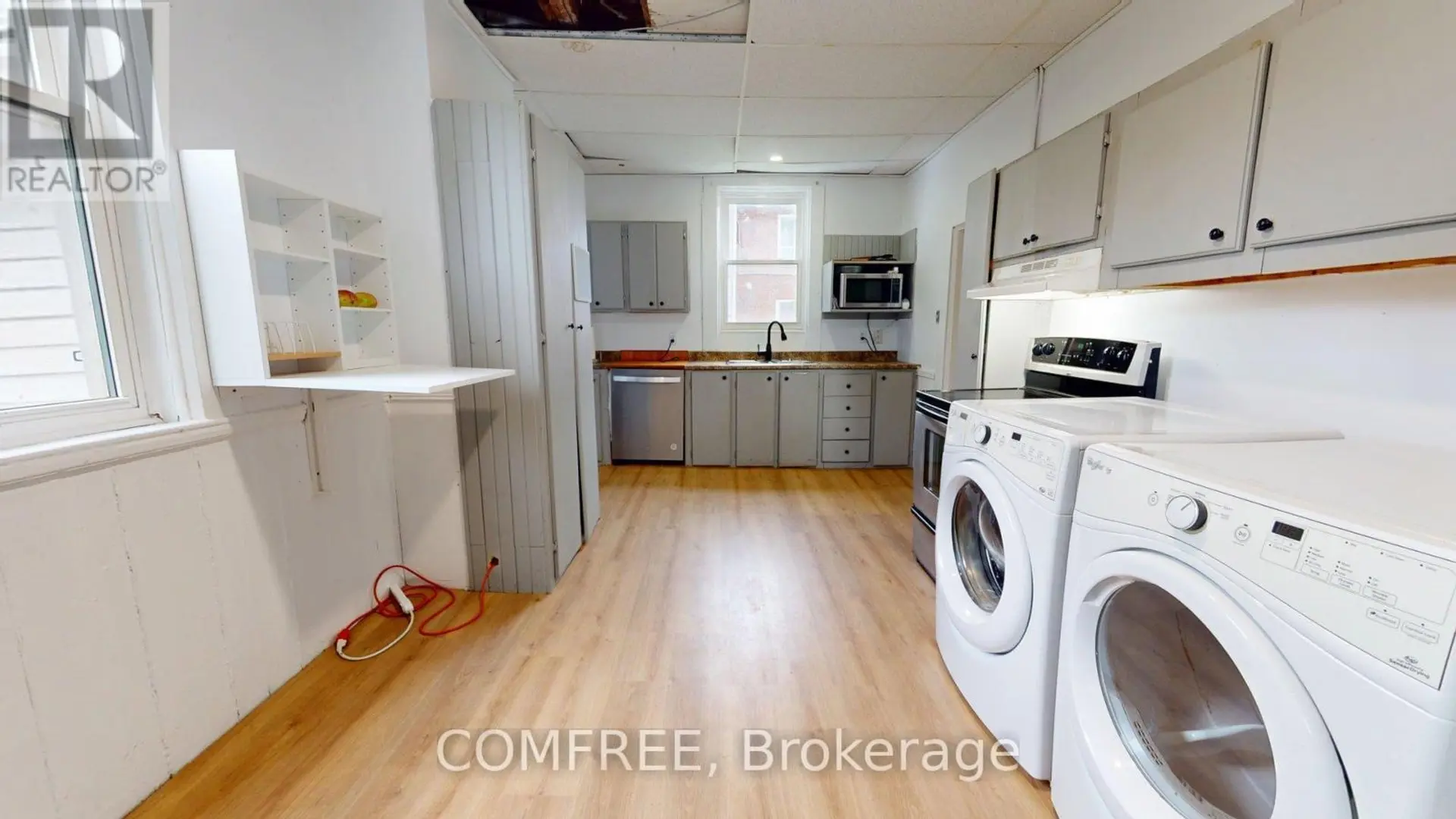 41 MAIN STREET - Image 7