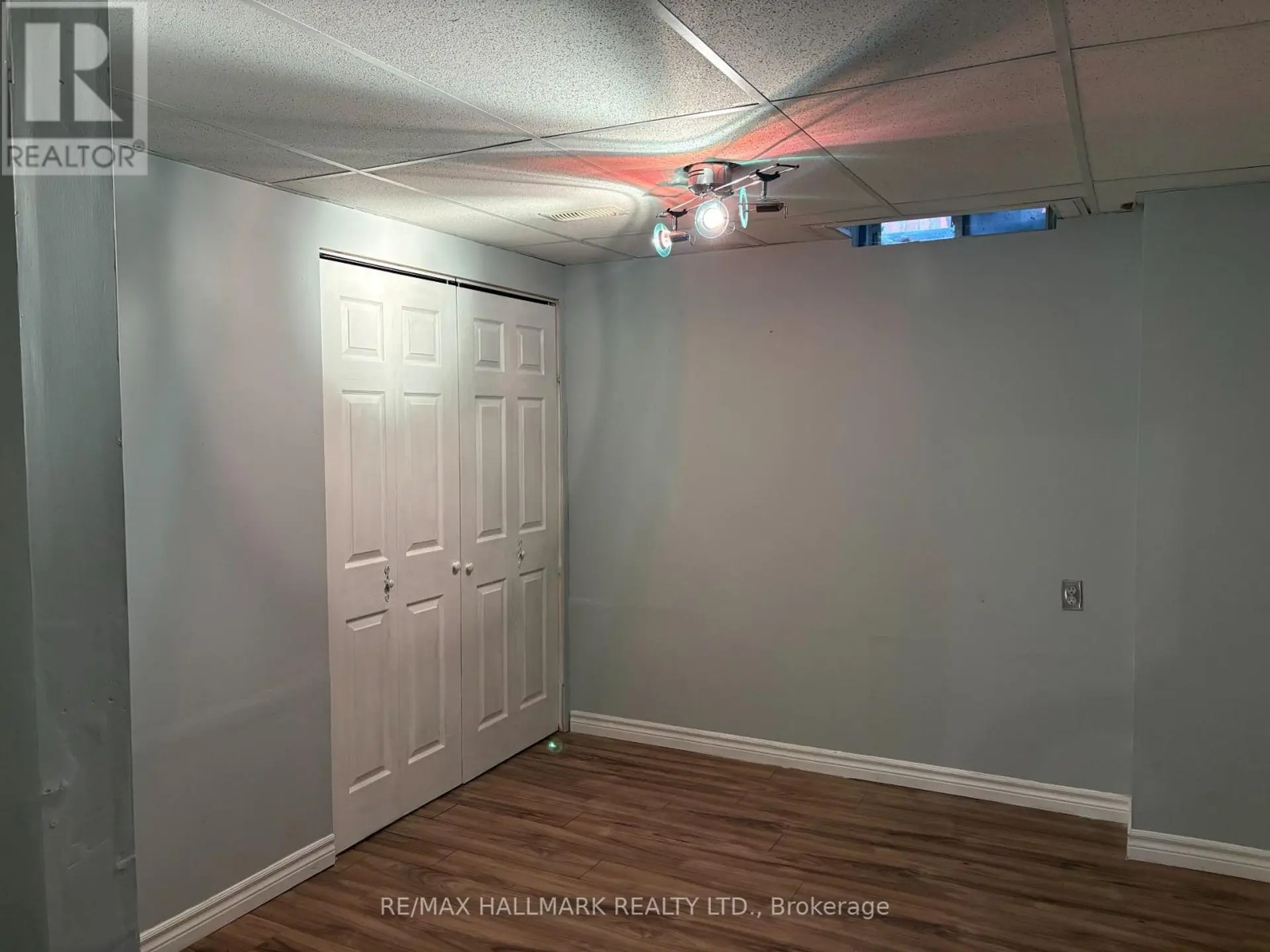 138 SPADINA ROAD - Image 10