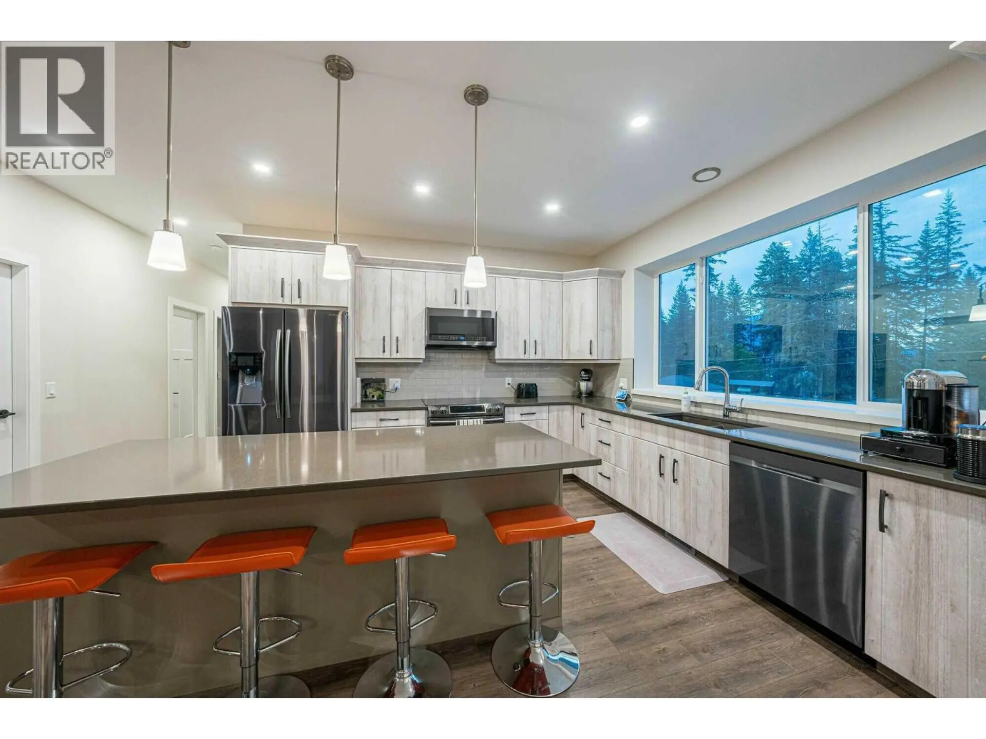 80 15 Avenue SE - Image 2