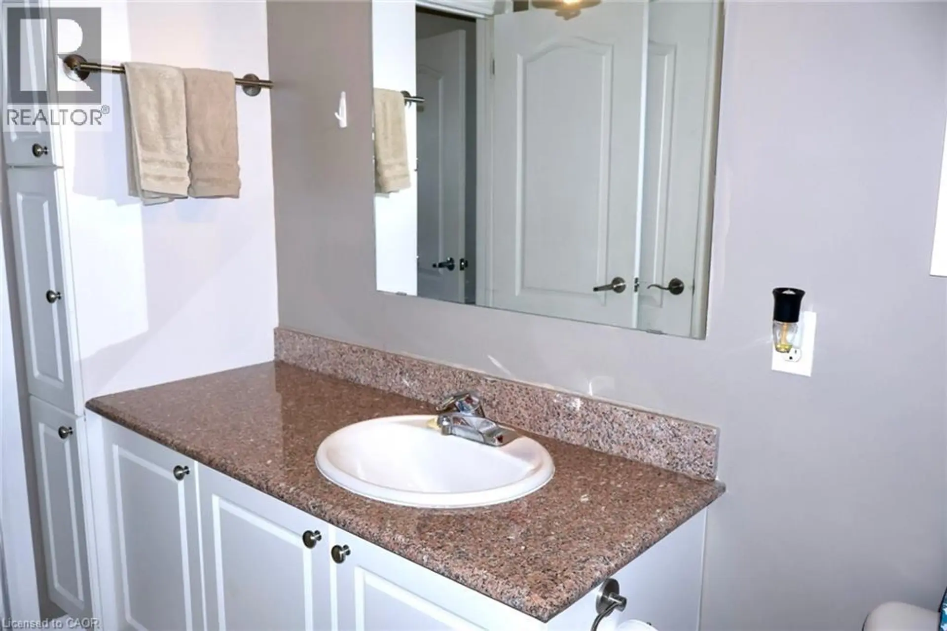 #701 135 JAMES STREET S - Image 10