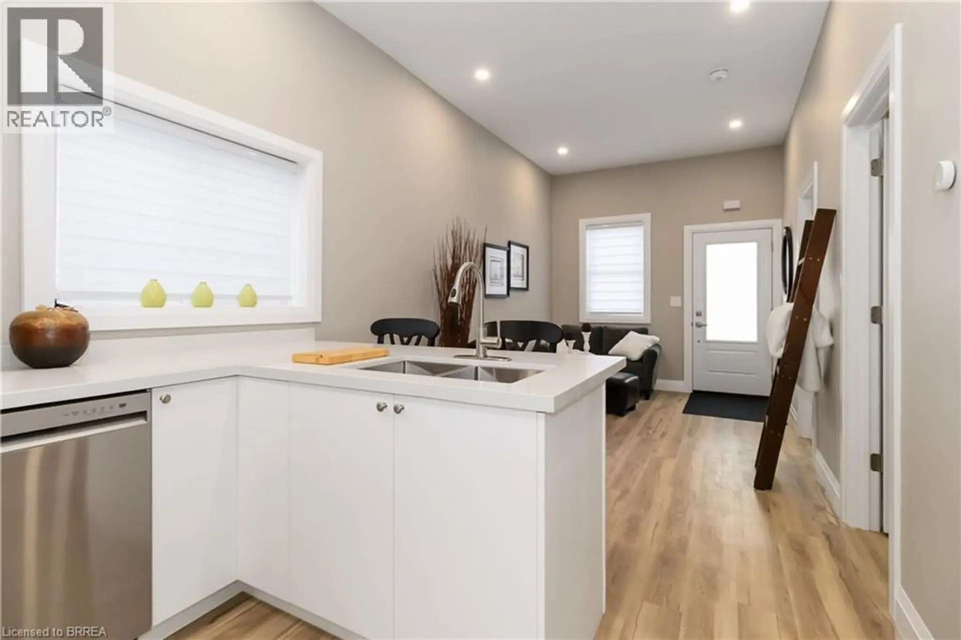 16 MT. PLEASANT Street - Image 4