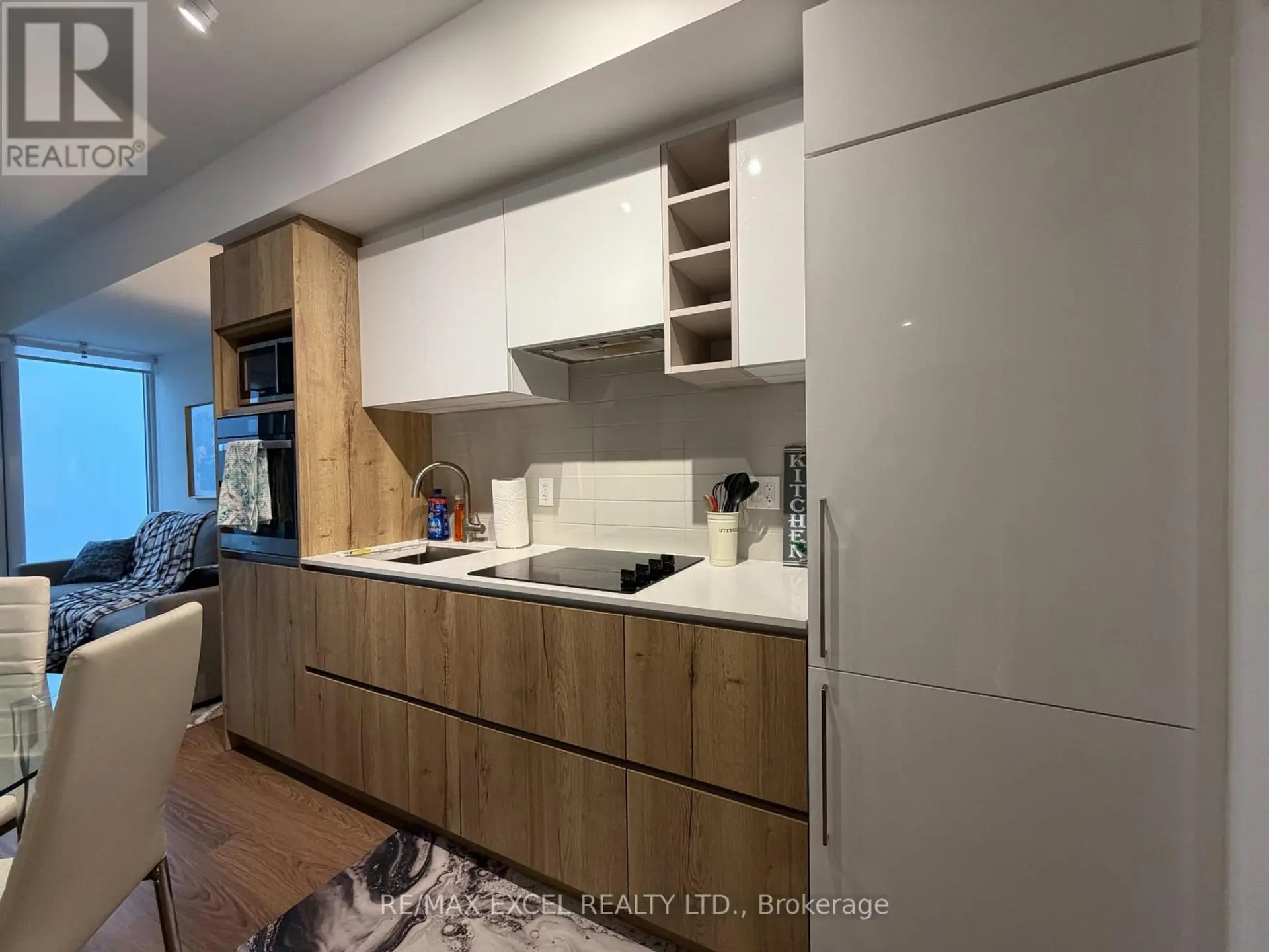 #4808 319 JARVIS STREET - Image 3