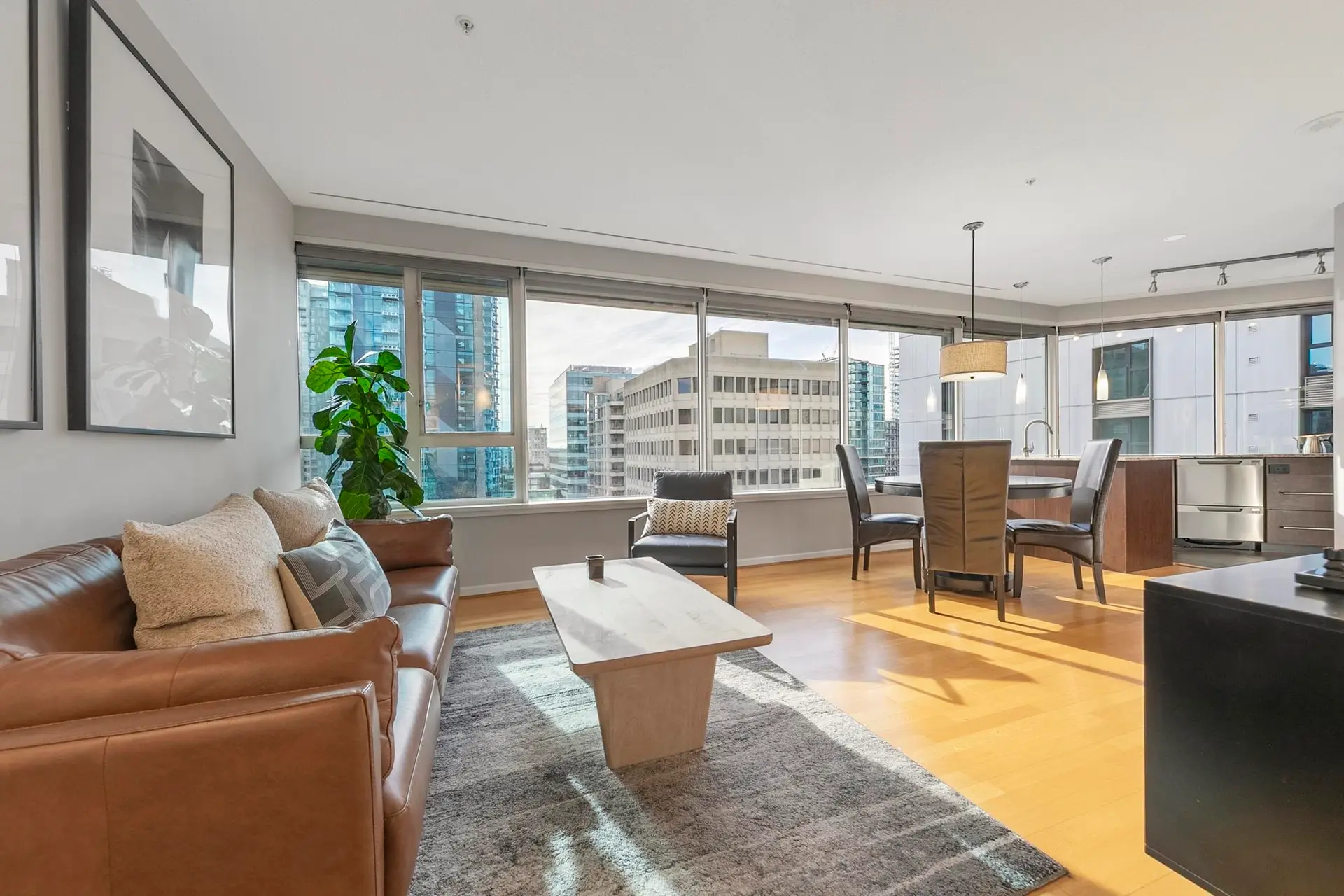 Property at #907 1177 Hornby Street, Vancouver, BC