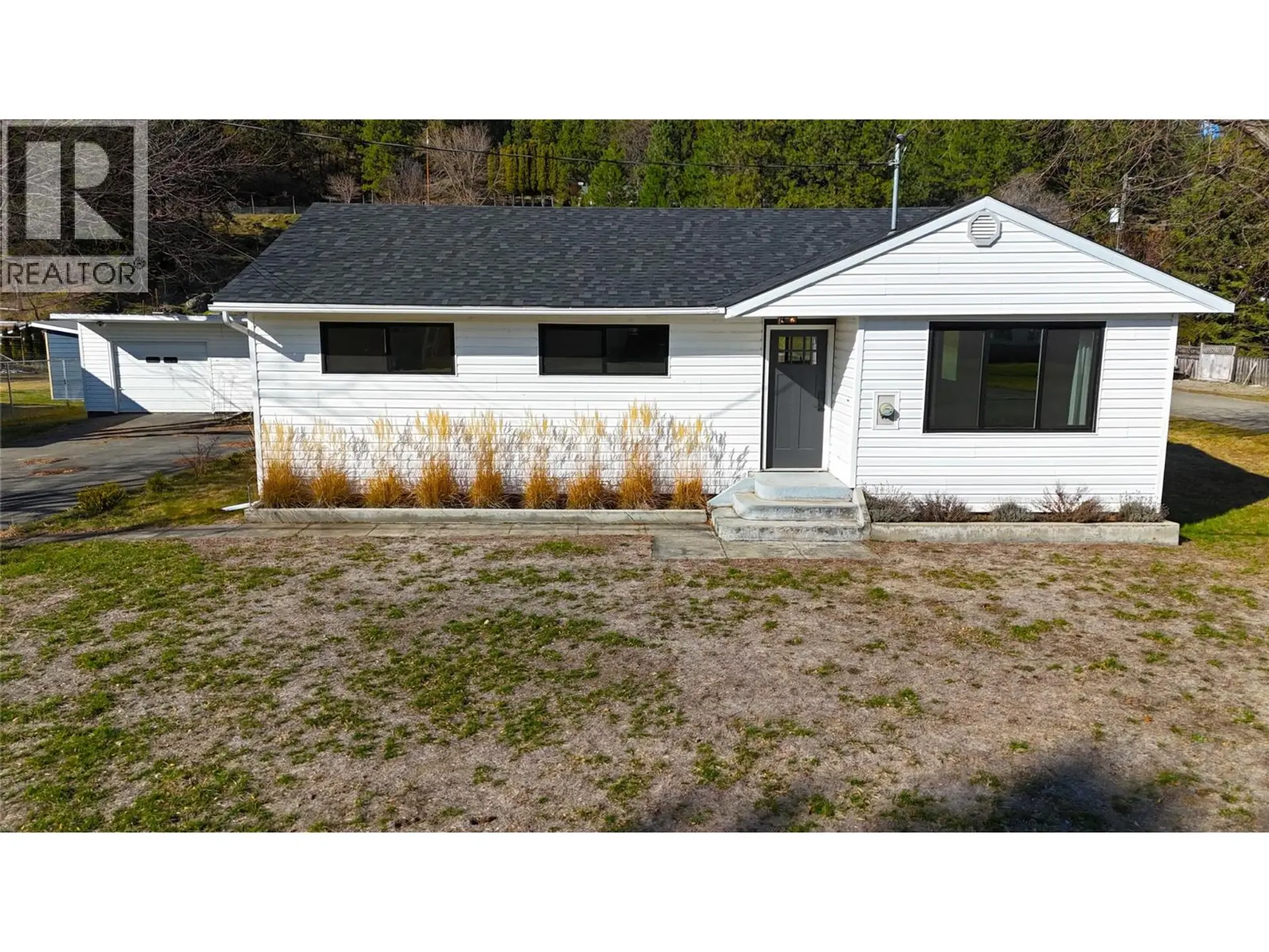 Property at 6295 COLLEGE Road, Grand Forks, BC