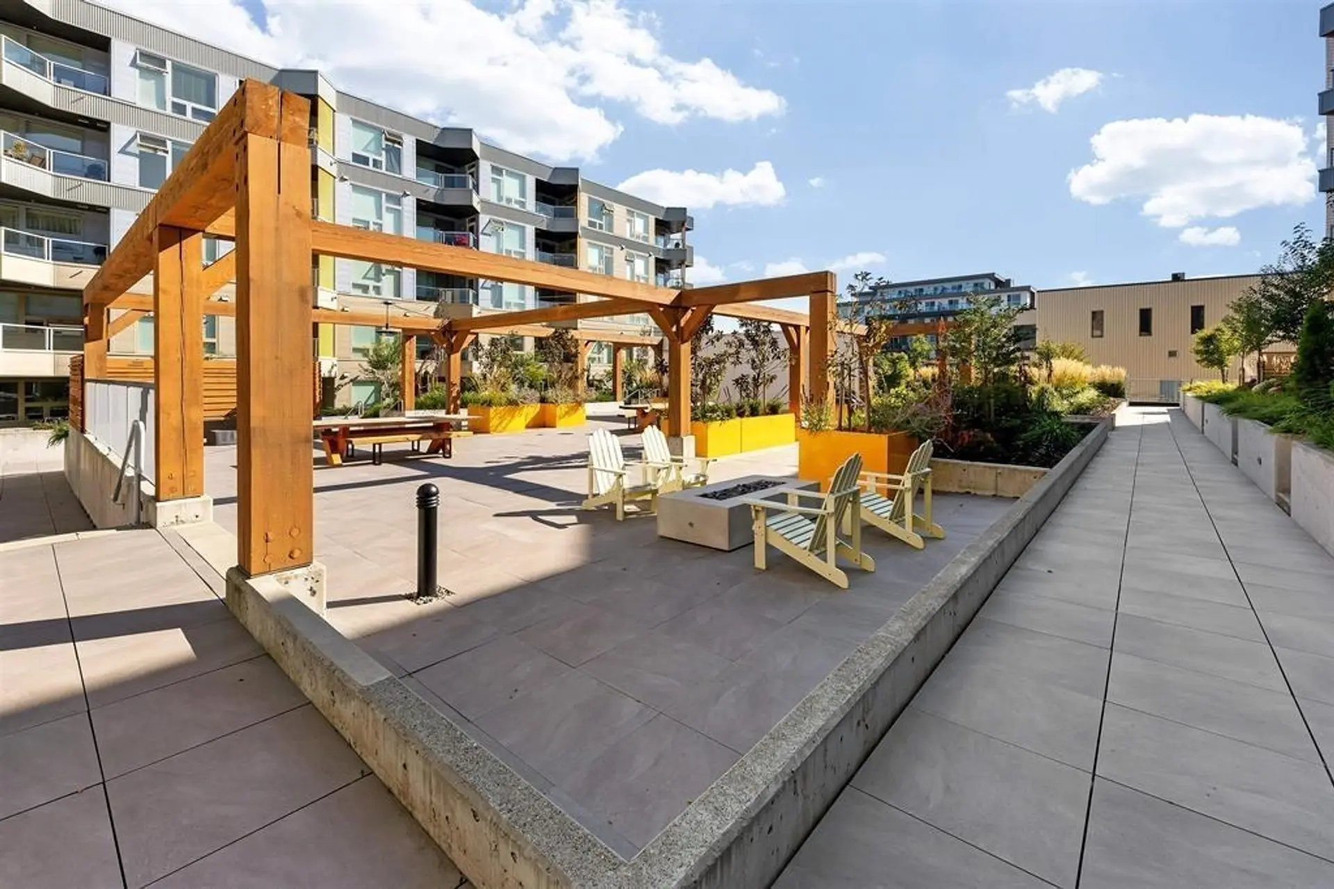 #410 32828 Landeau Place - Image 2