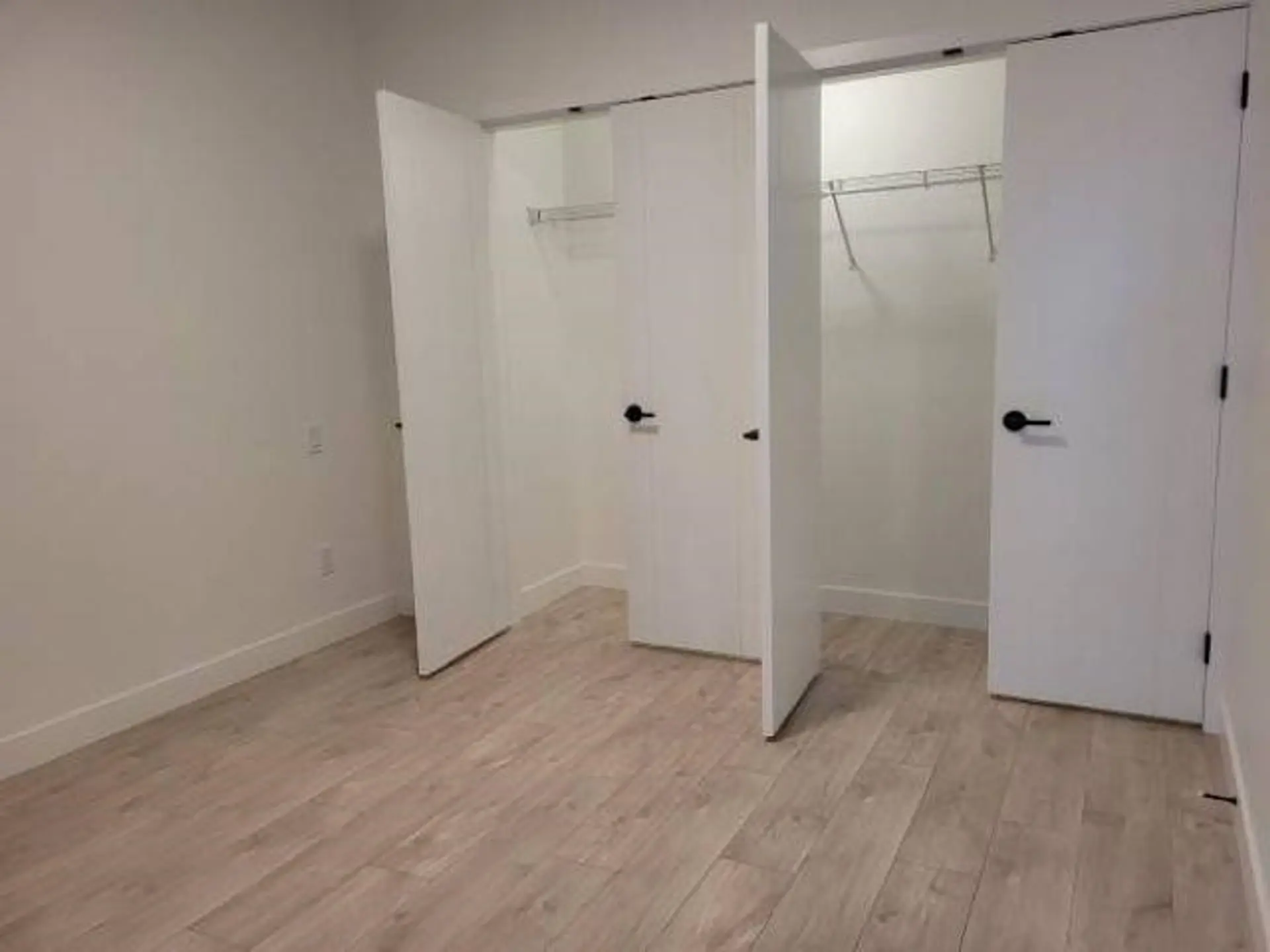 #410 32828 Landeau Place - Image 9