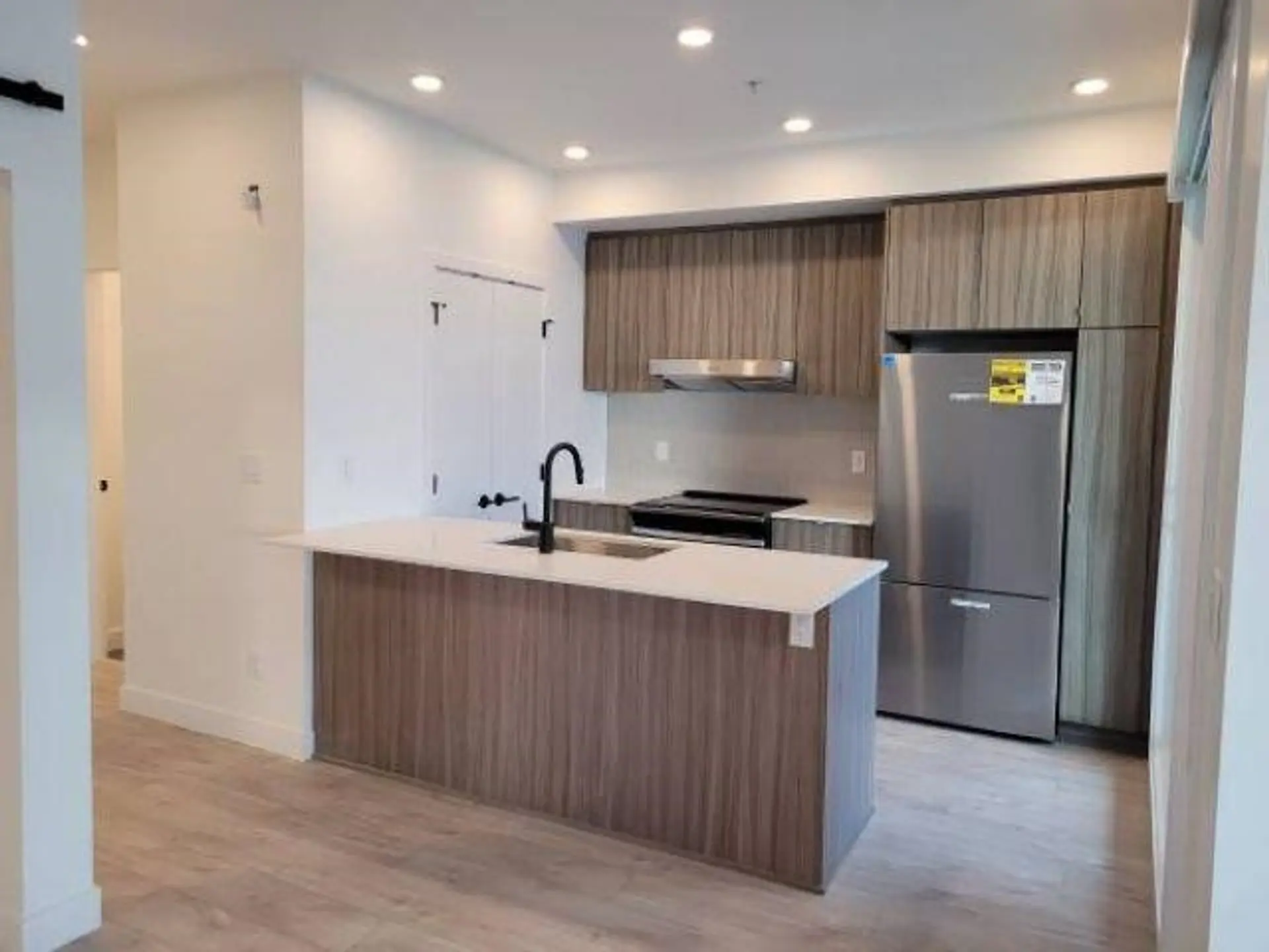 #410 32828 Landeau Place - Image 4