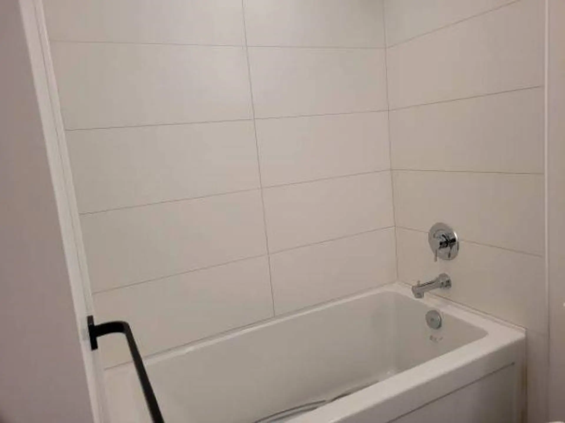 #410 32828 Landeau Place - Image 8