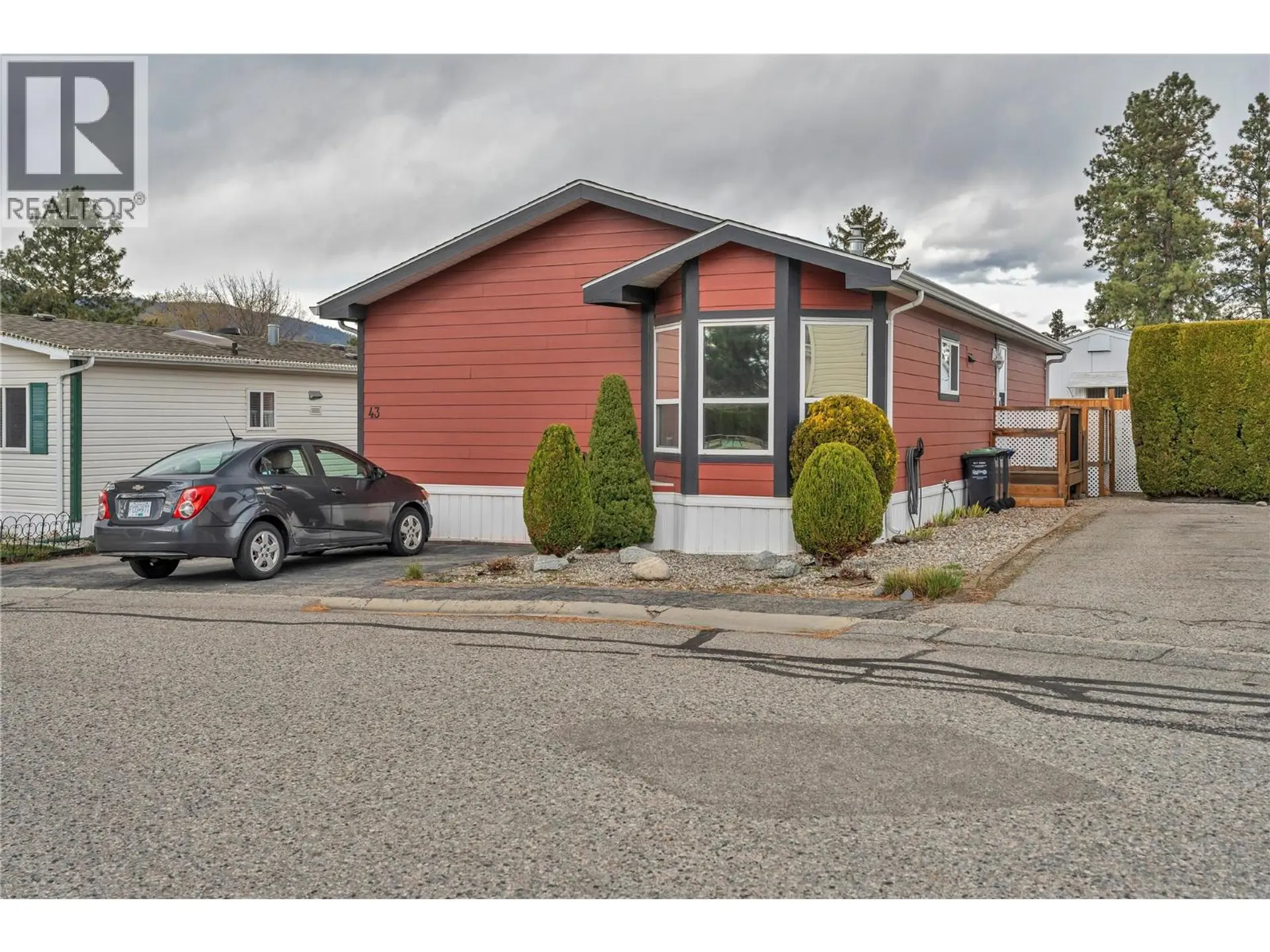 Property at #43 98 OKANAGAN Avenue E, Penticton, BC