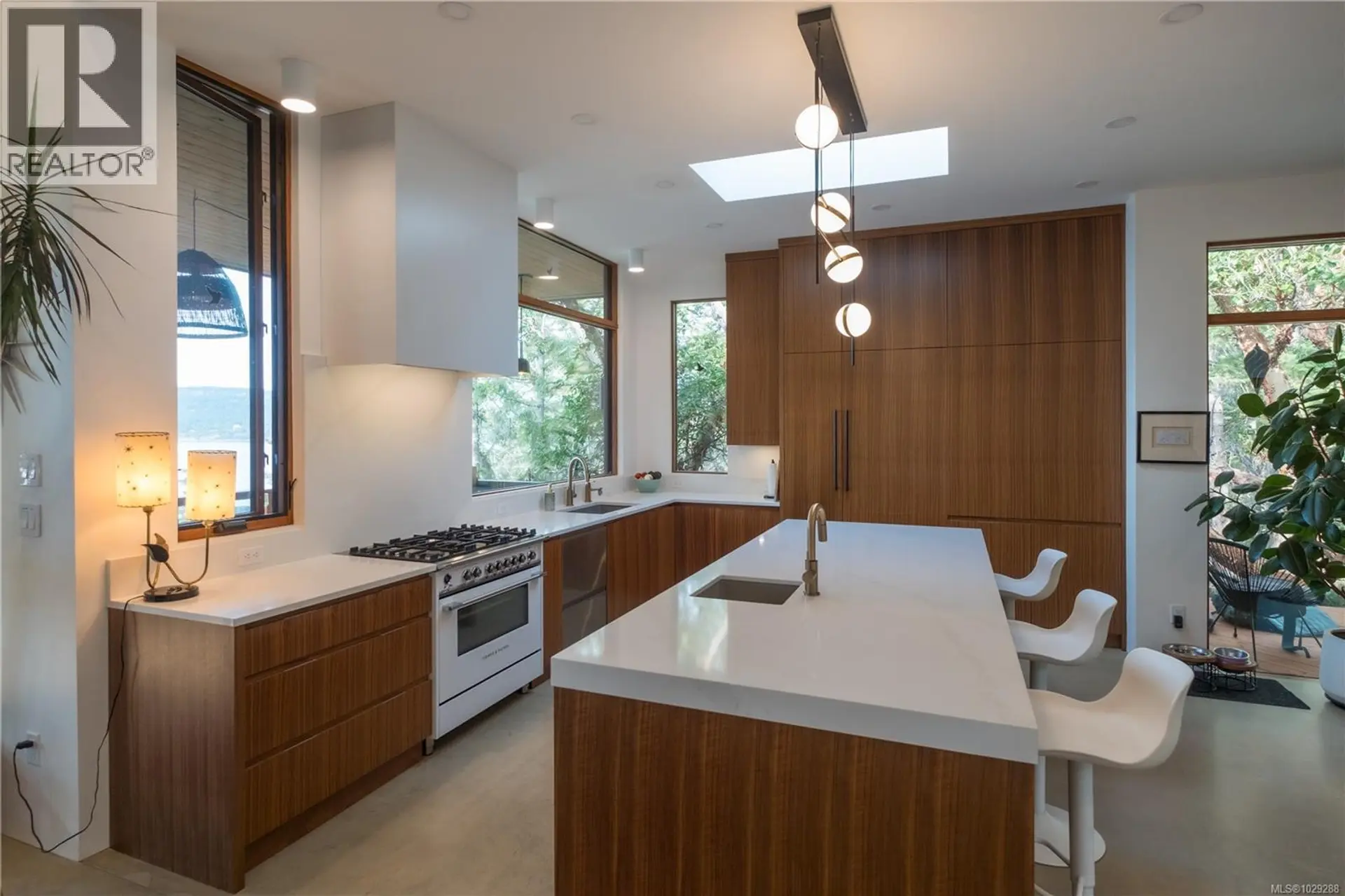154 Narrows West Rd - Image 4