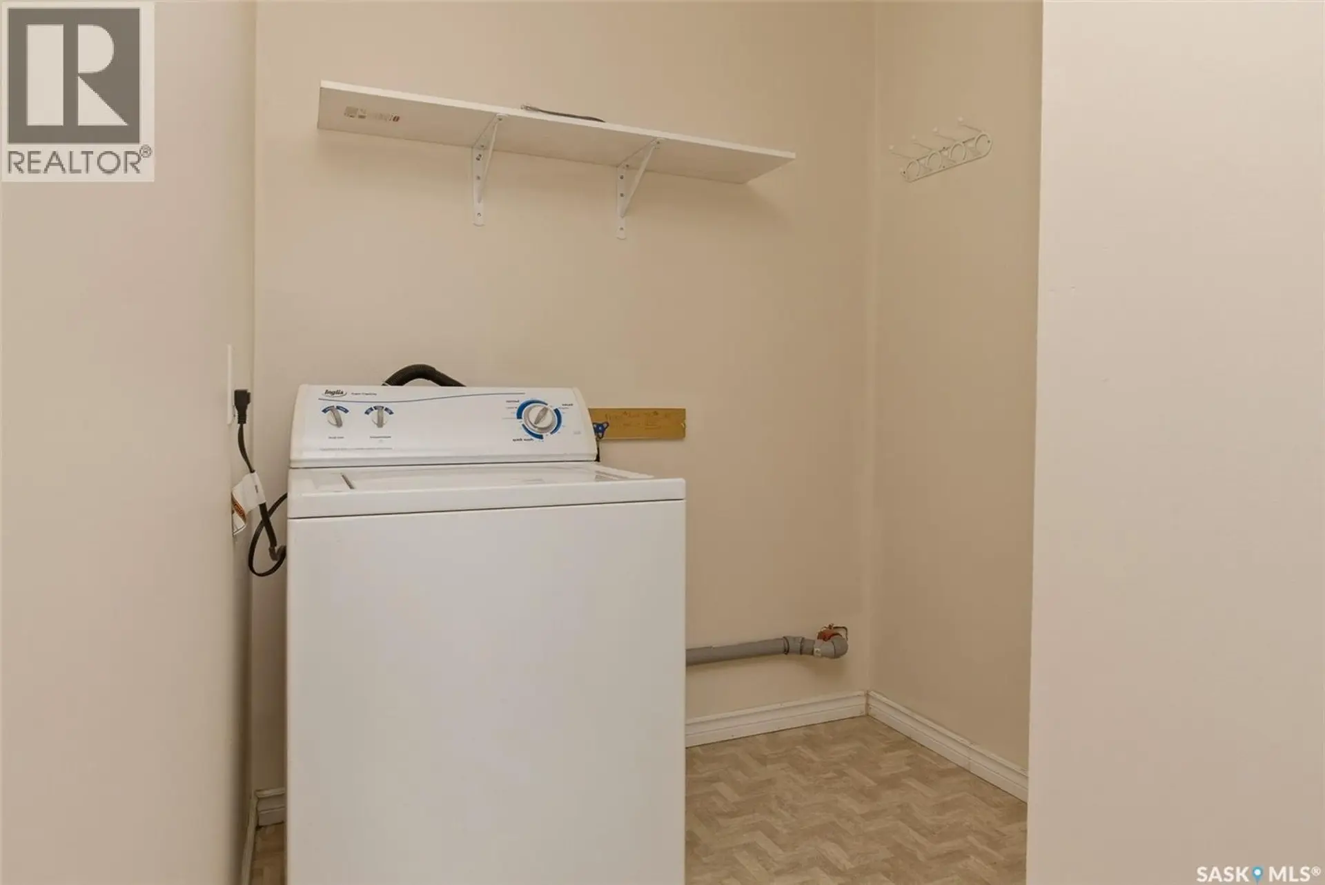 #301 35 alport CRESCENT - Image 17