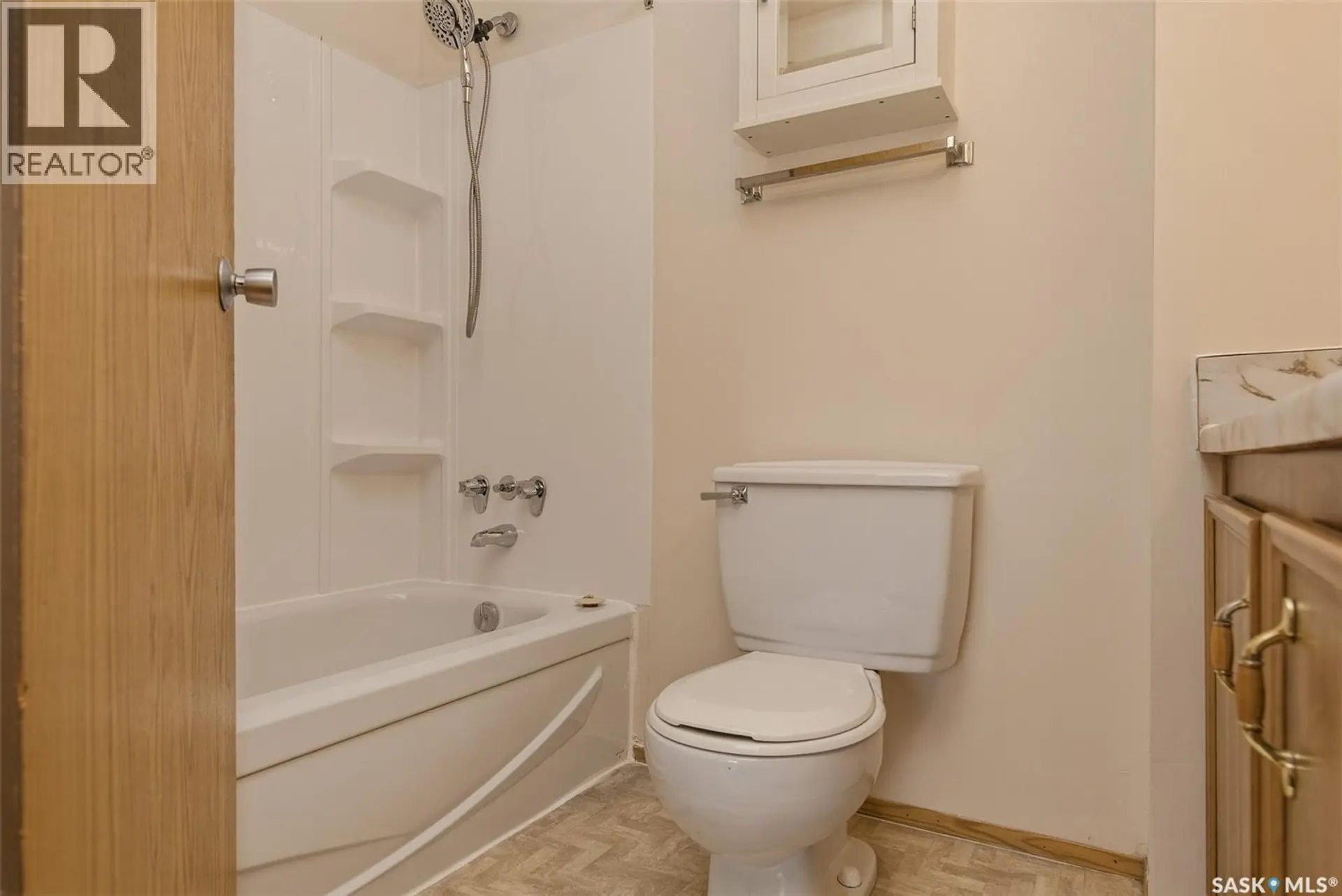 #301 35 alport CRESCENT - Image 13