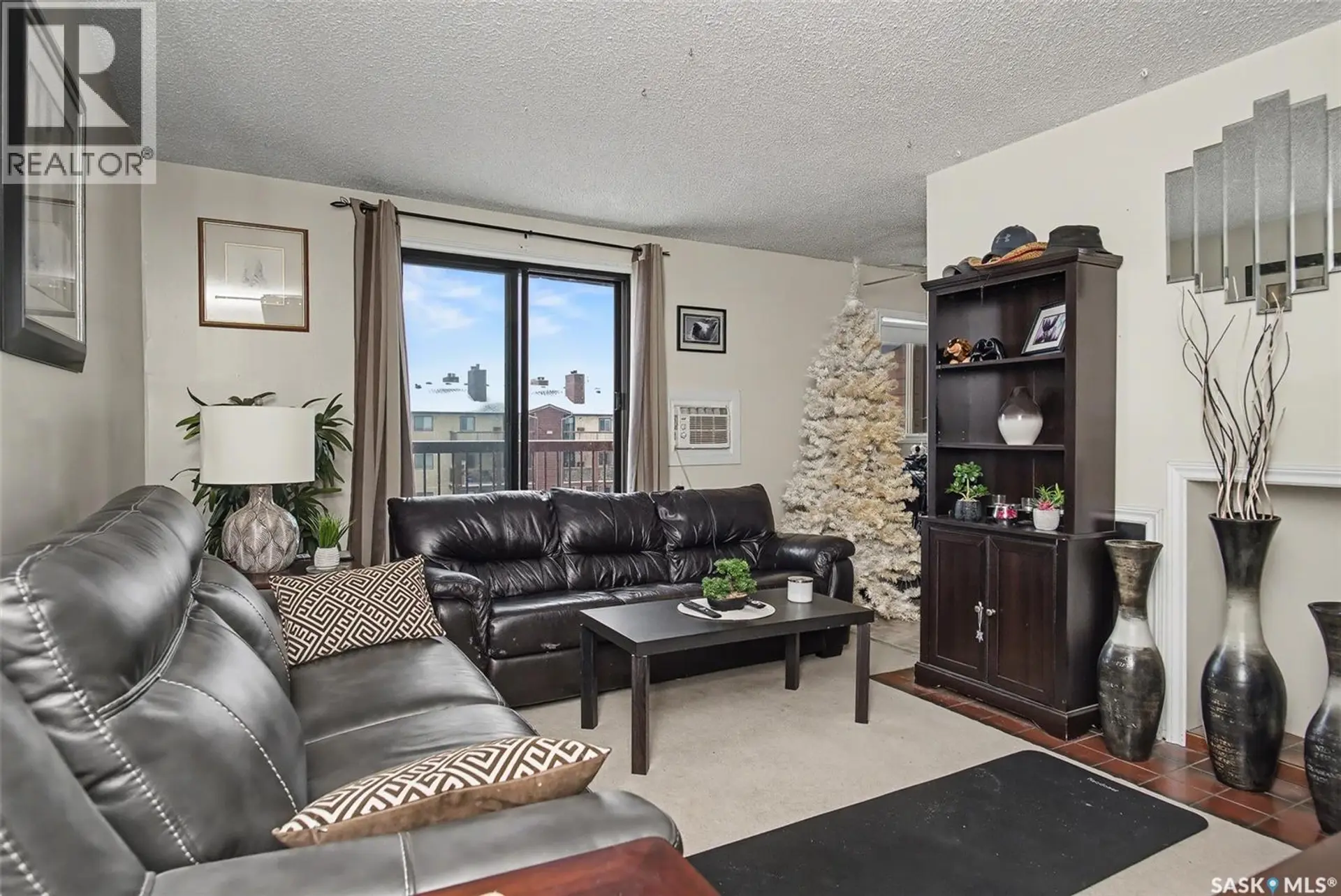 #301 35 alport CRESCENT - Image 4