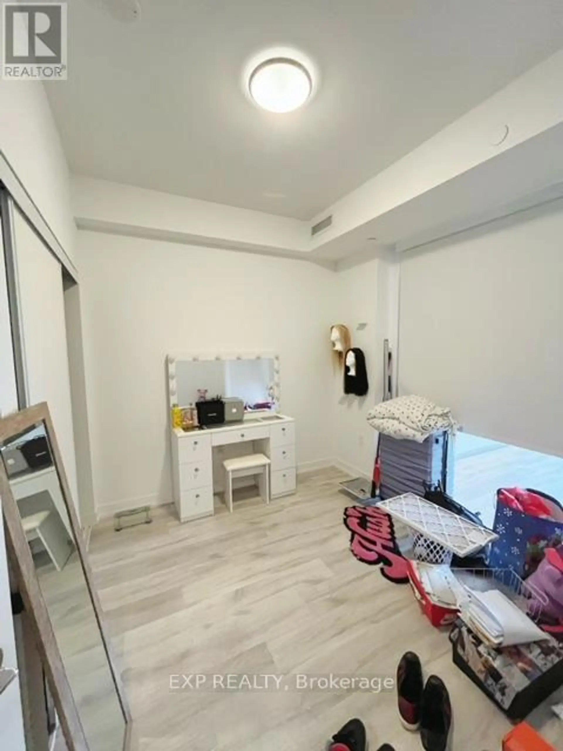 #N735 7 GOLDEN LION HEIGHTS - Image 6