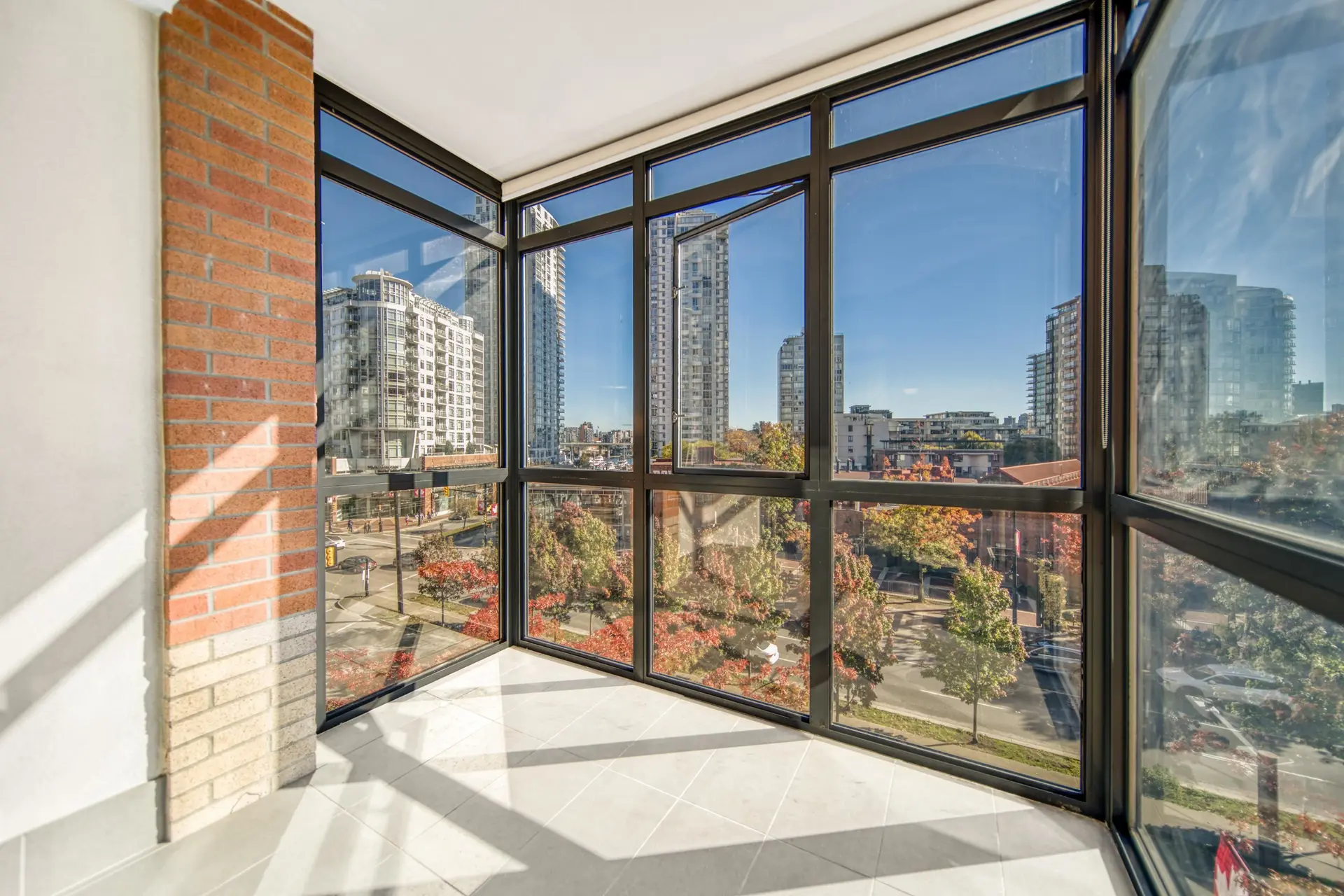 #405 212 Davie Street - Image 6