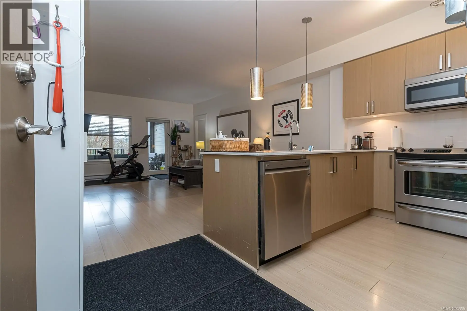 #303 286 Wilfert Rd - Image 3