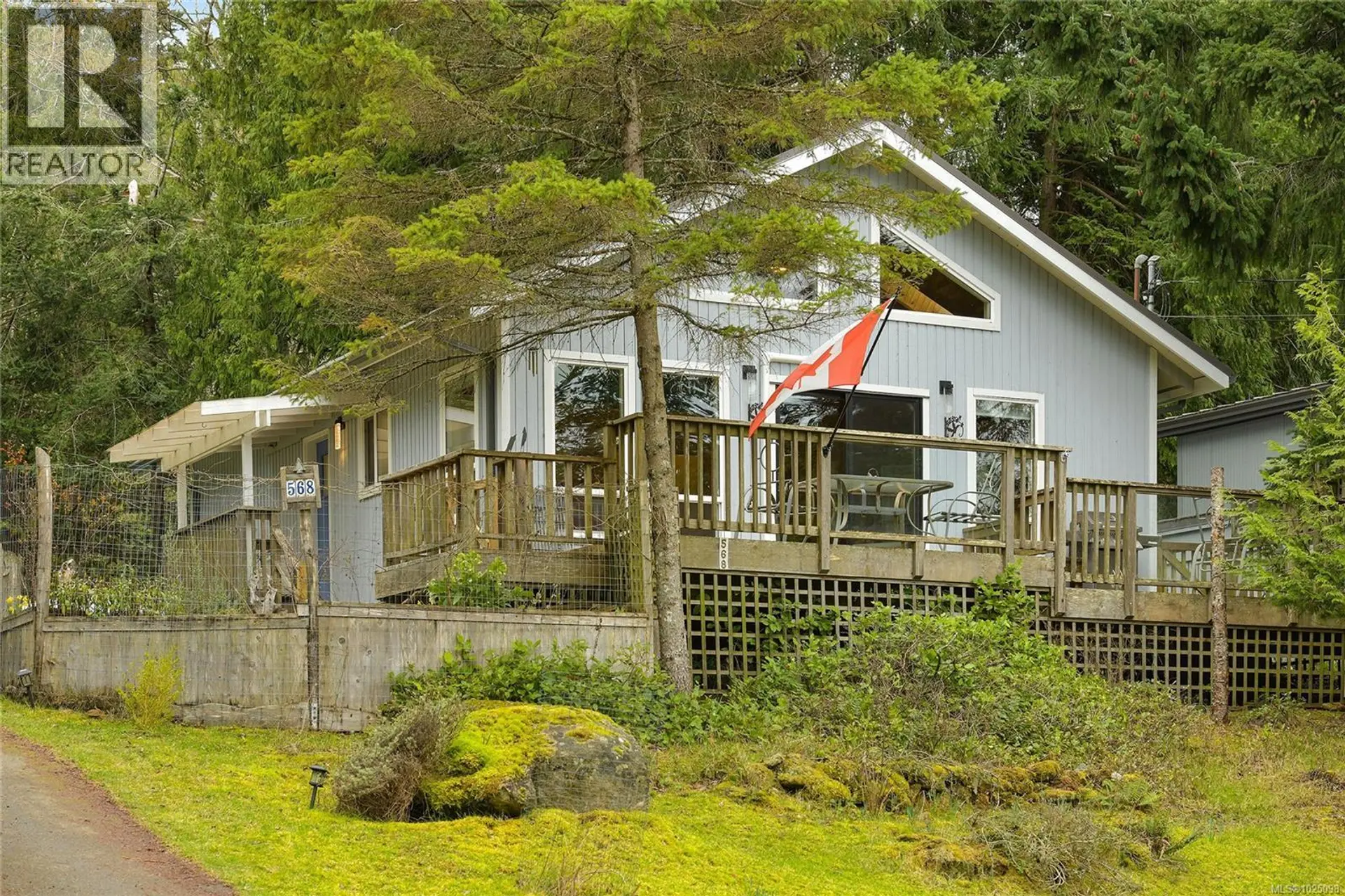 Property at 568 Bayview Dr, Mayne Island, BC