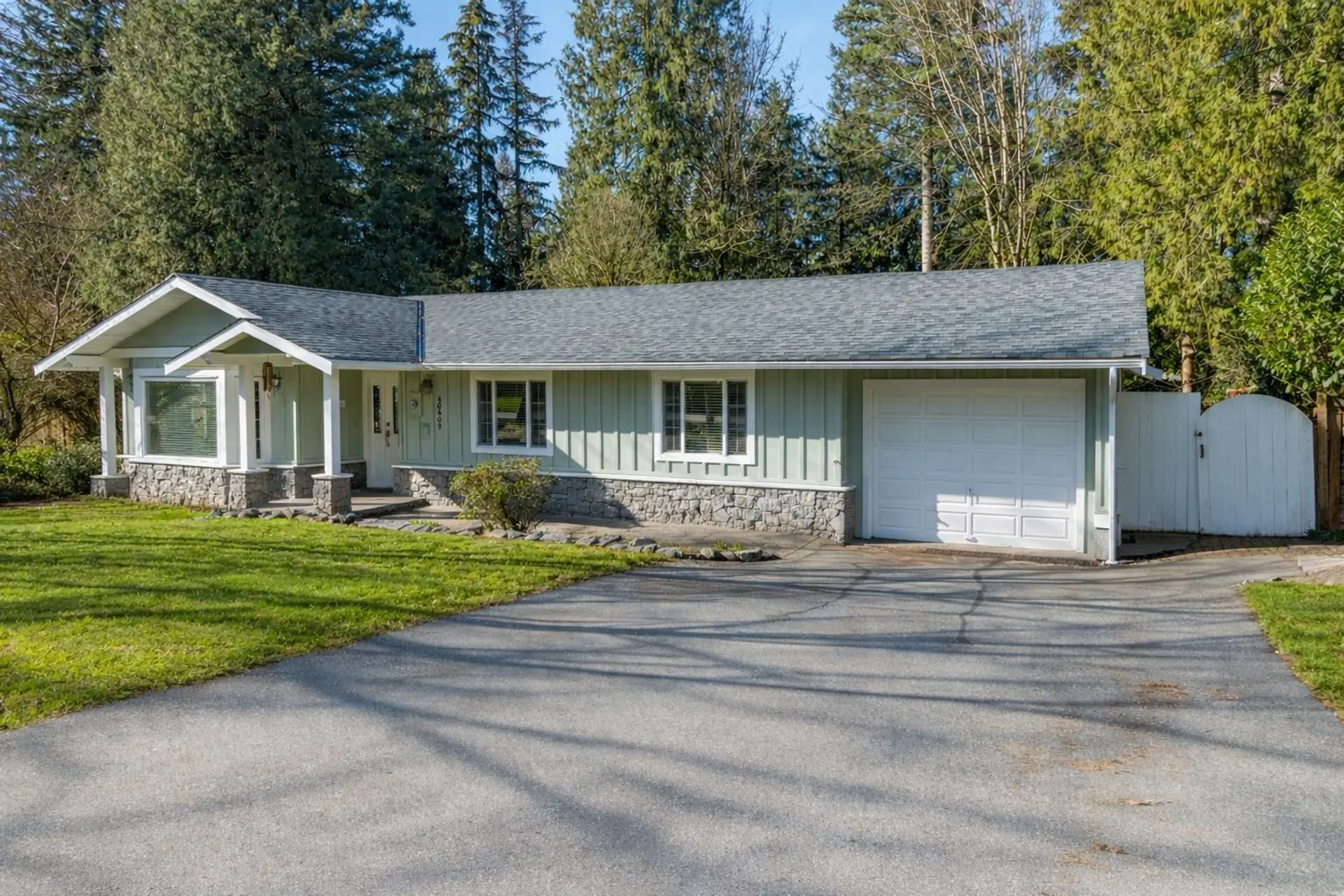 Property at 40409 Perth Drive, Squamish, BC