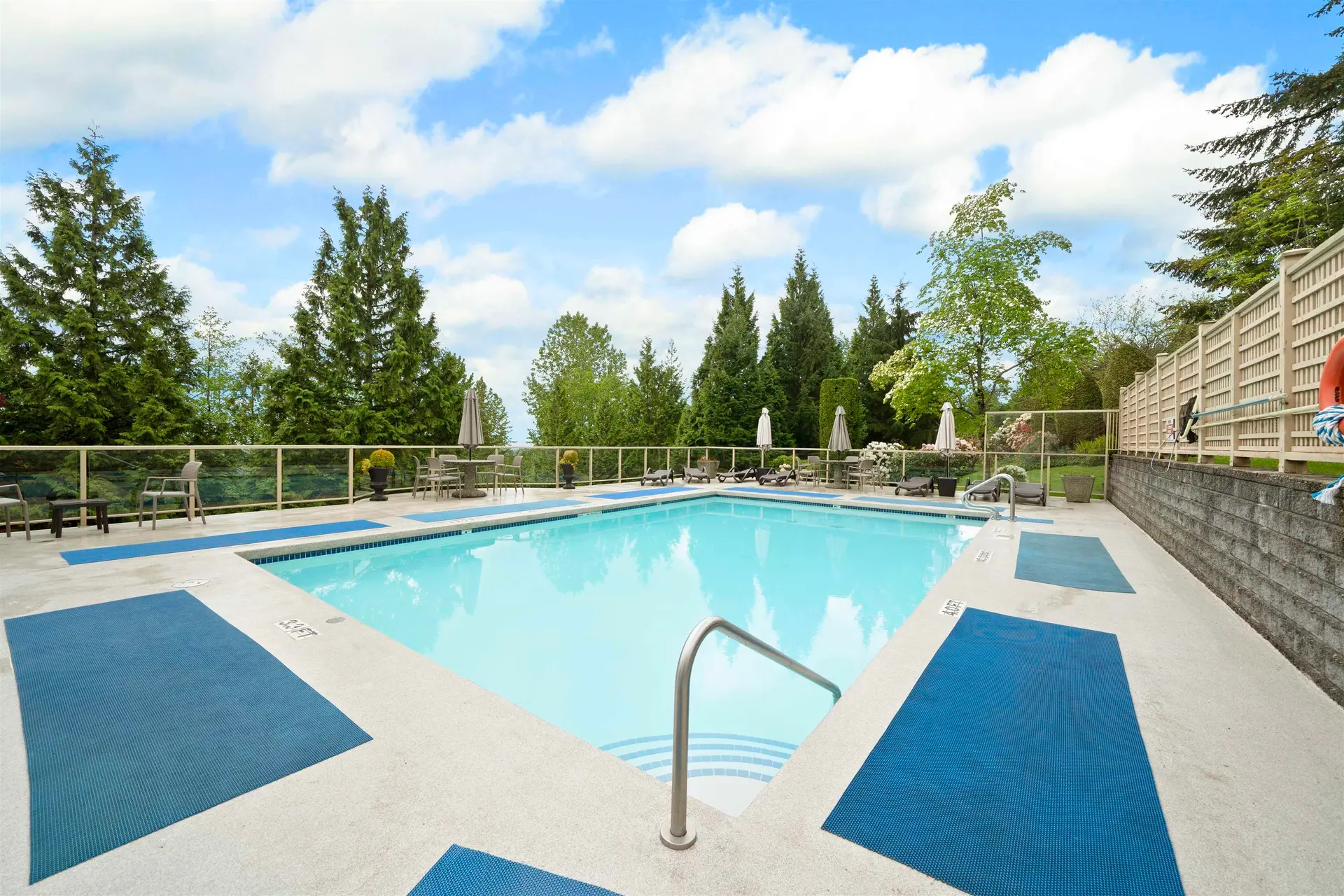 #124 2979 Panorama Drive - Image 10