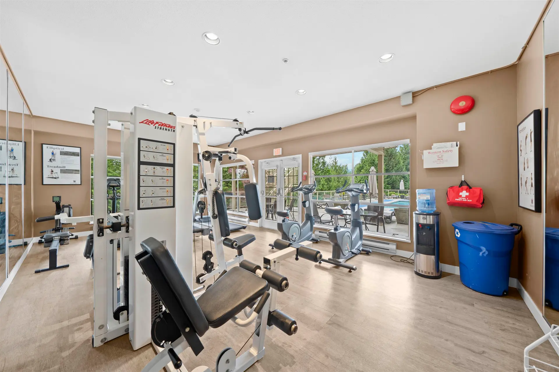 #124 2979 Panorama Drive - Image 11