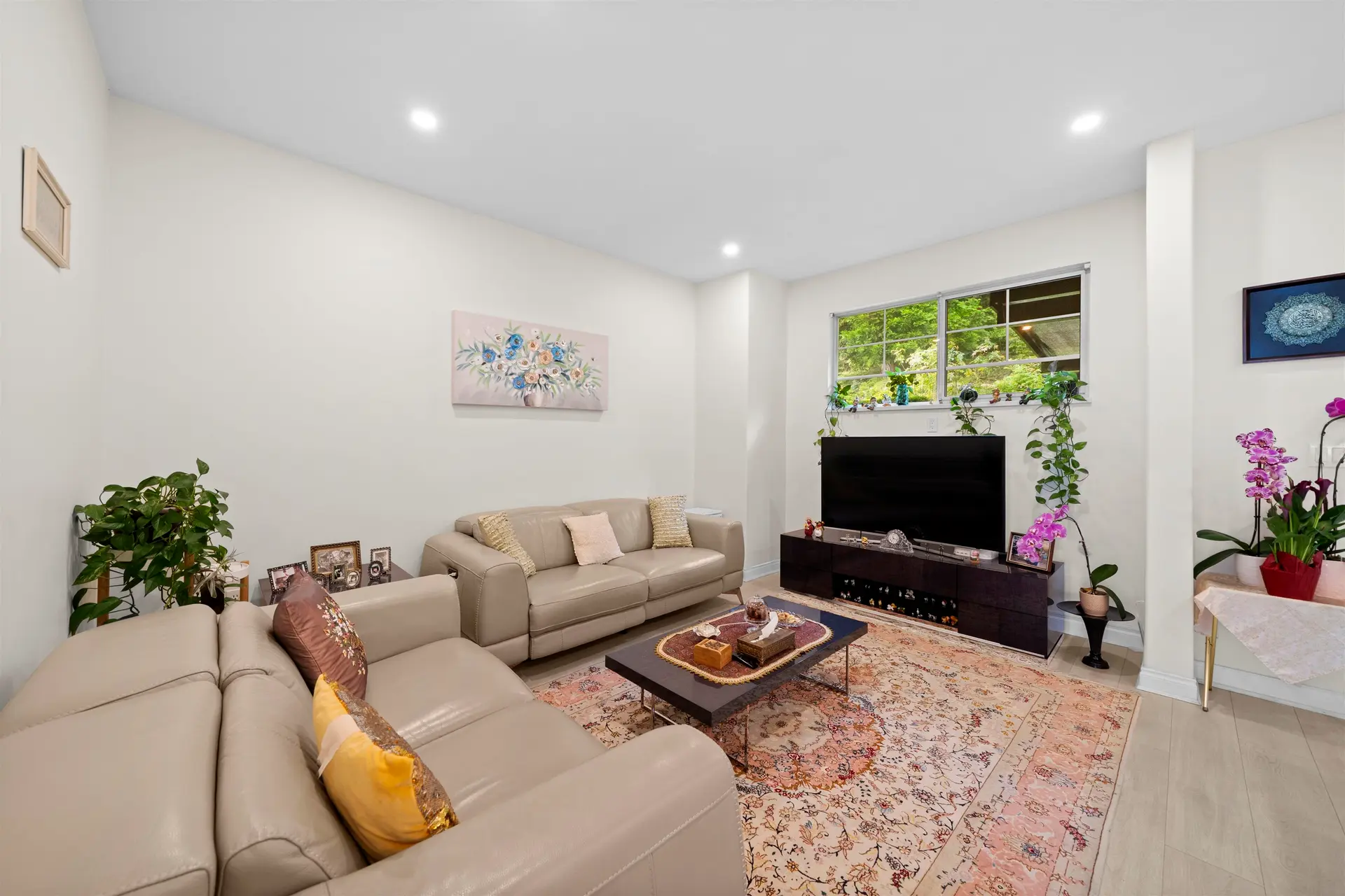 #124 2979 Panorama Drive - Image 4