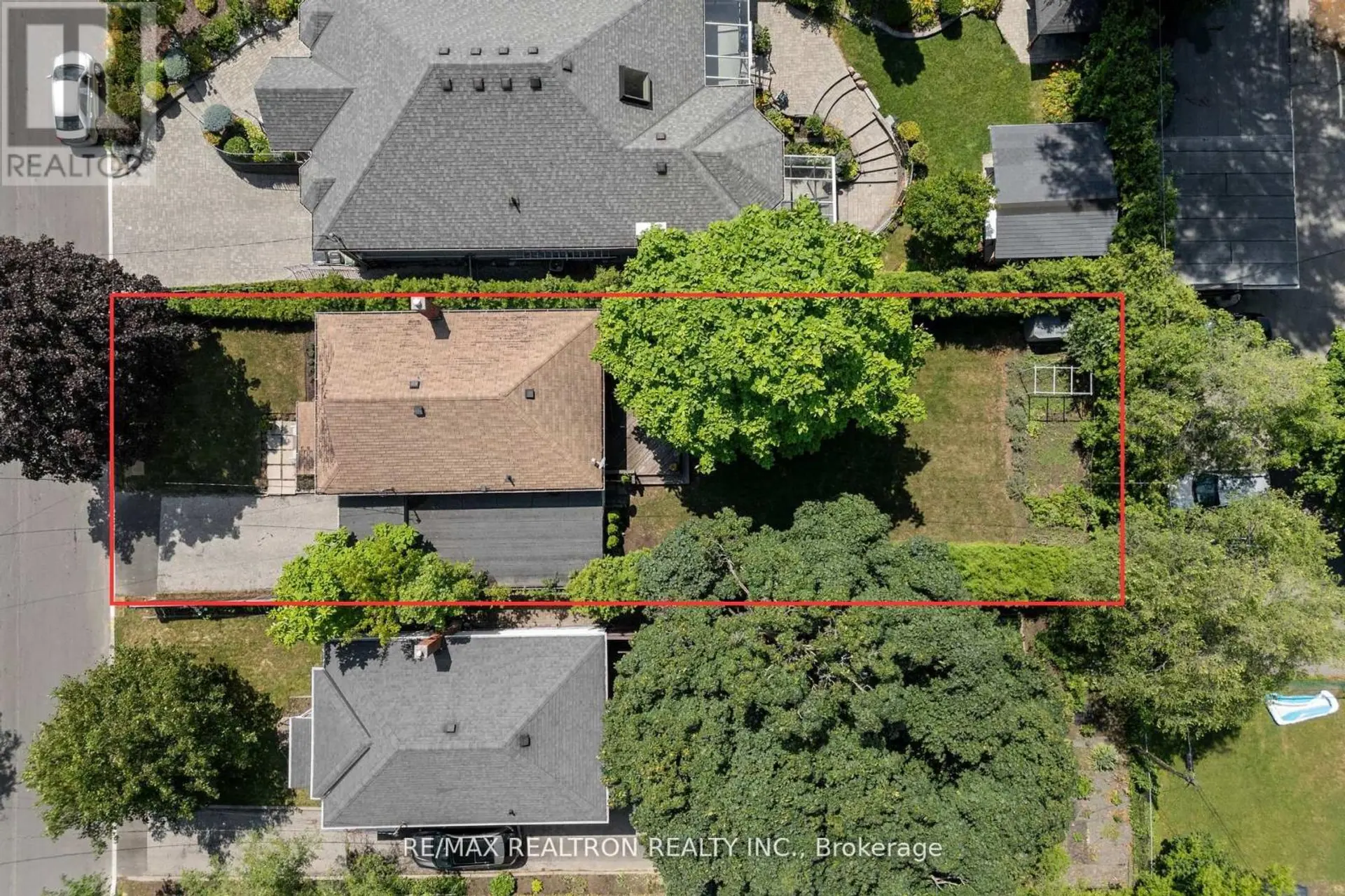 598 COLDSTREAM AVENUE - Image 12
