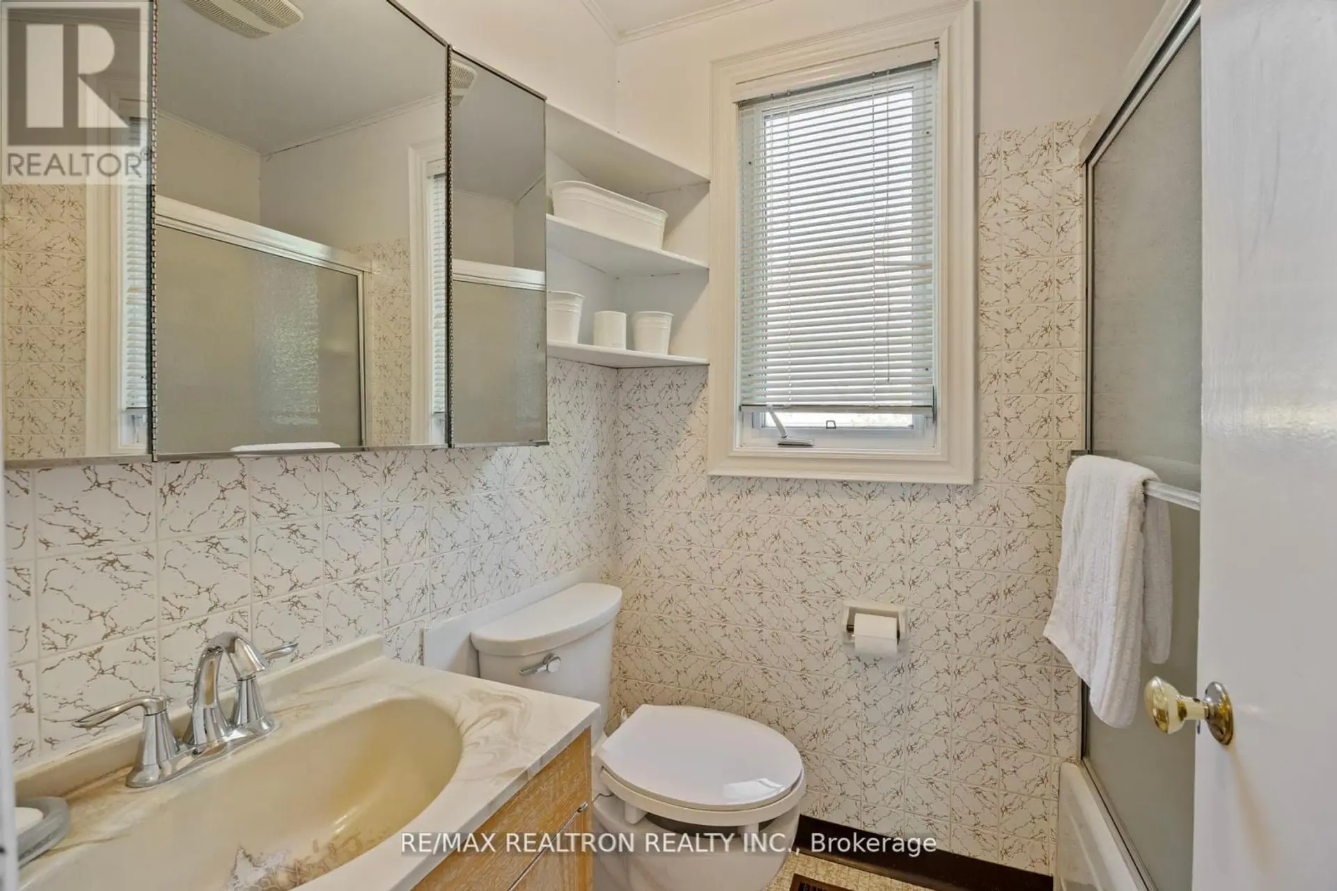 598 COLDSTREAM AVENUE - Image 8