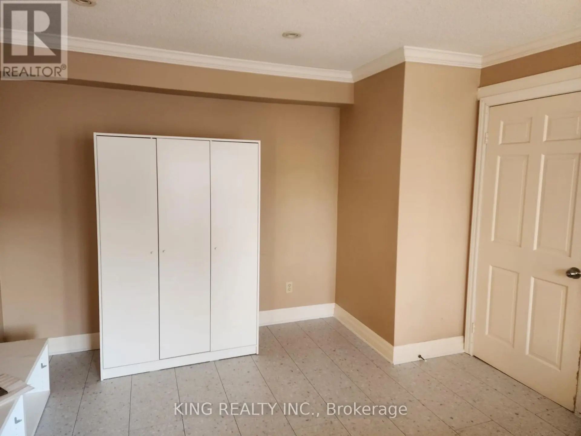 104 ELGIN DRIVE - Image 8