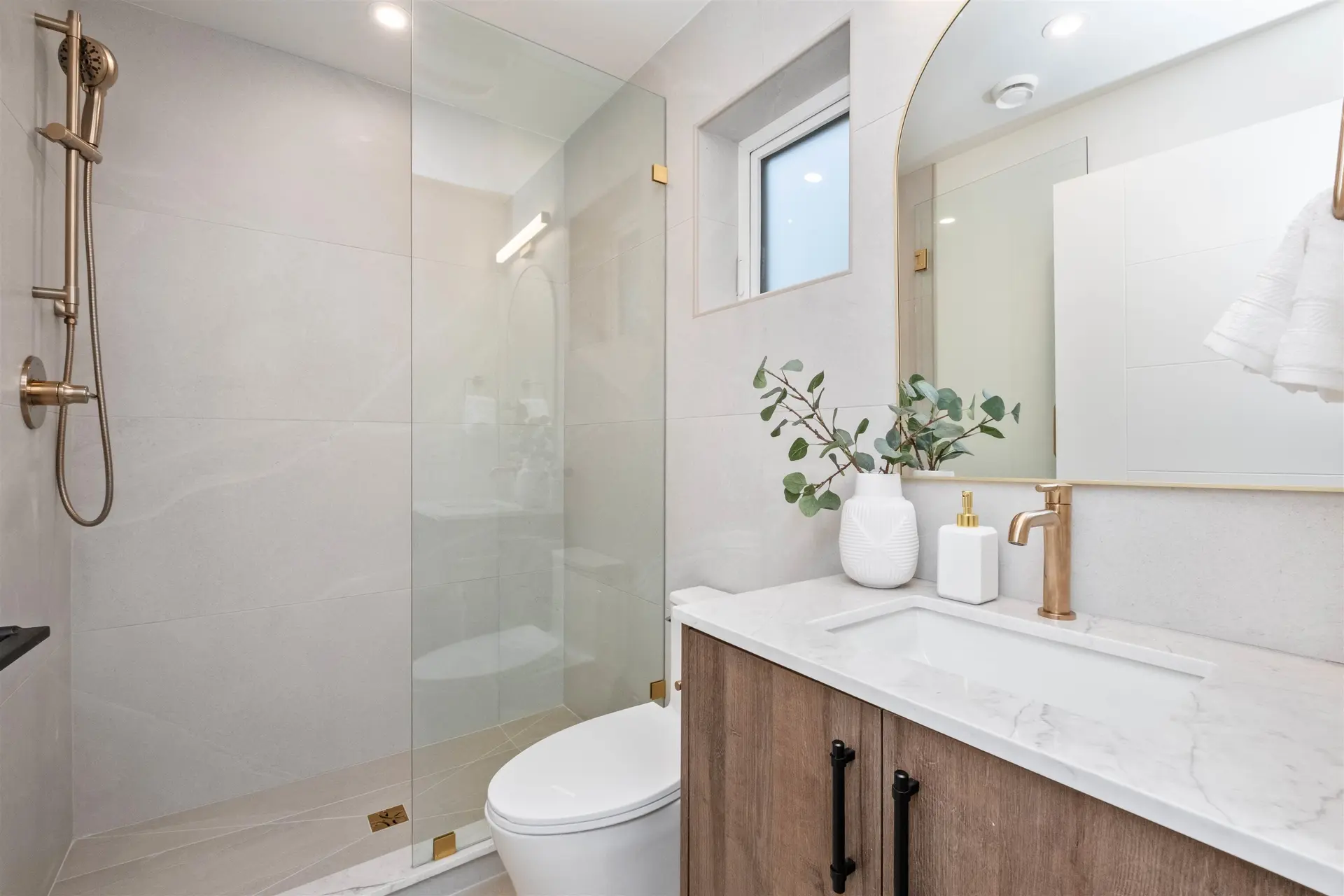 #1 2667 E Pender Street - Image 16
