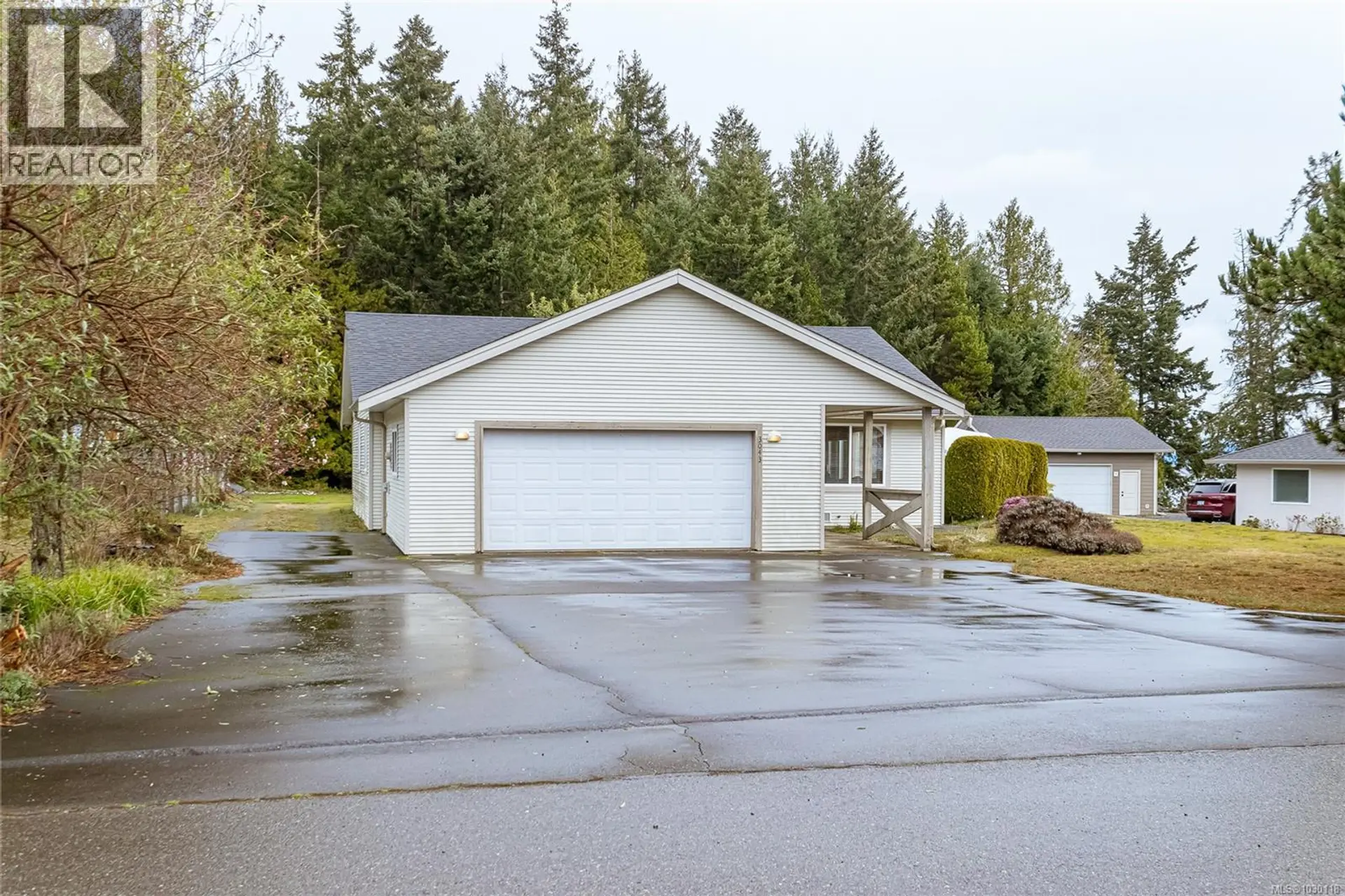 Property at 3043 Raymur Pl, Qualicum Beach, BC