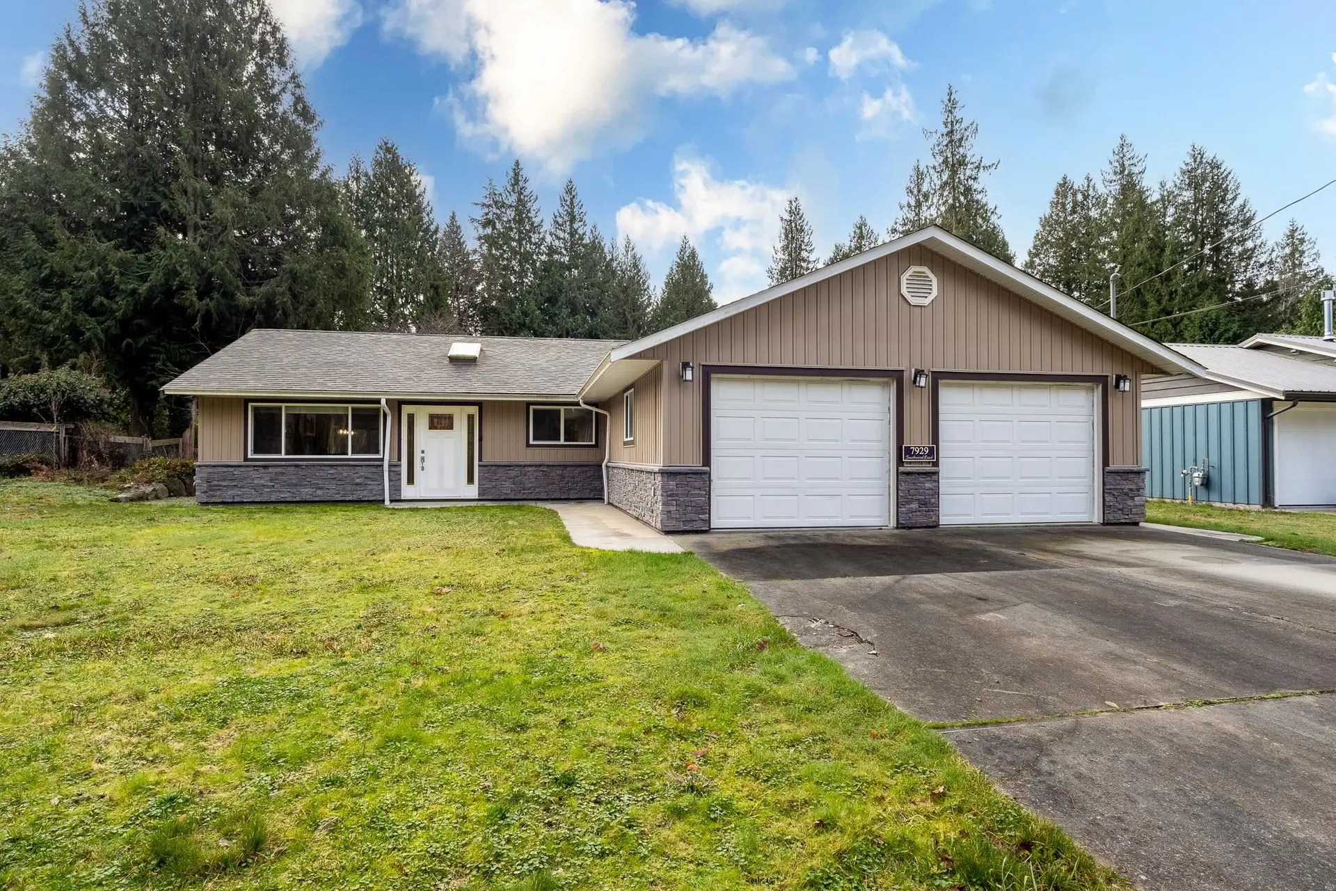 Property at 7929 Southwood Road, Halfmoon Bay, BC