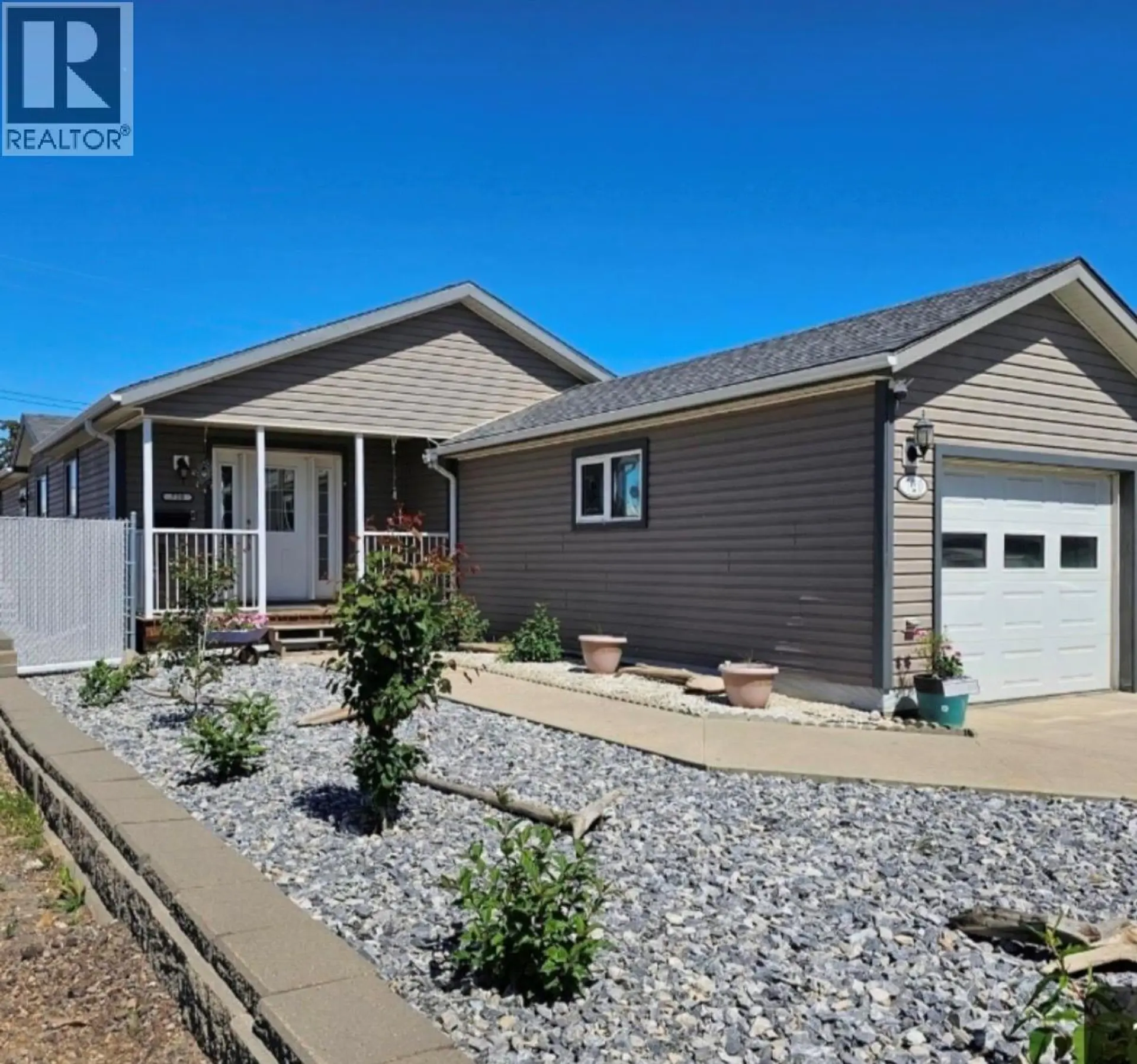 Property at 720 105 Avenue, Dawson Creek, BC