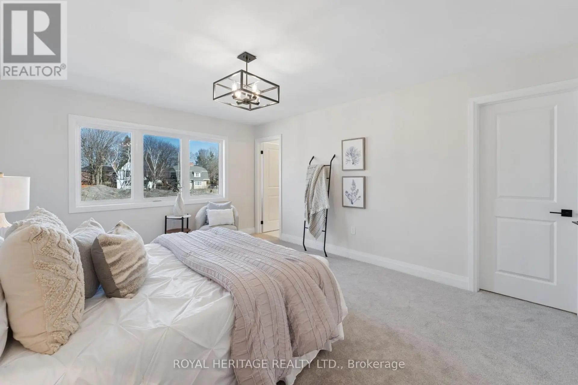 127 HICKORY STREET N - Image 12