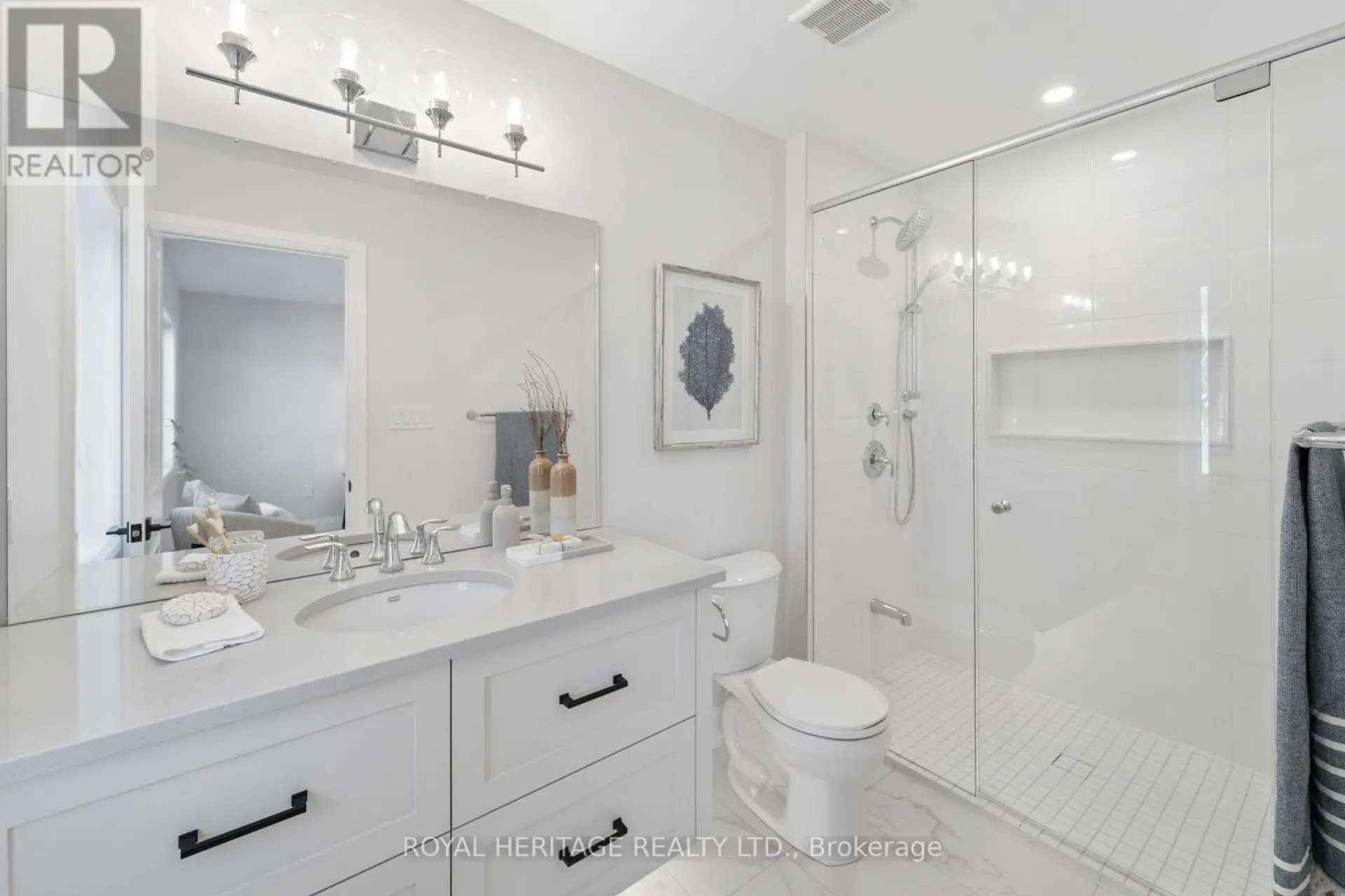 127 HICKORY STREET N - Image 16