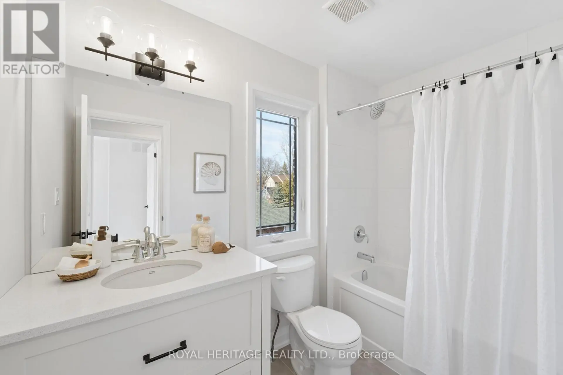 127 HICKORY STREET N - Image 18