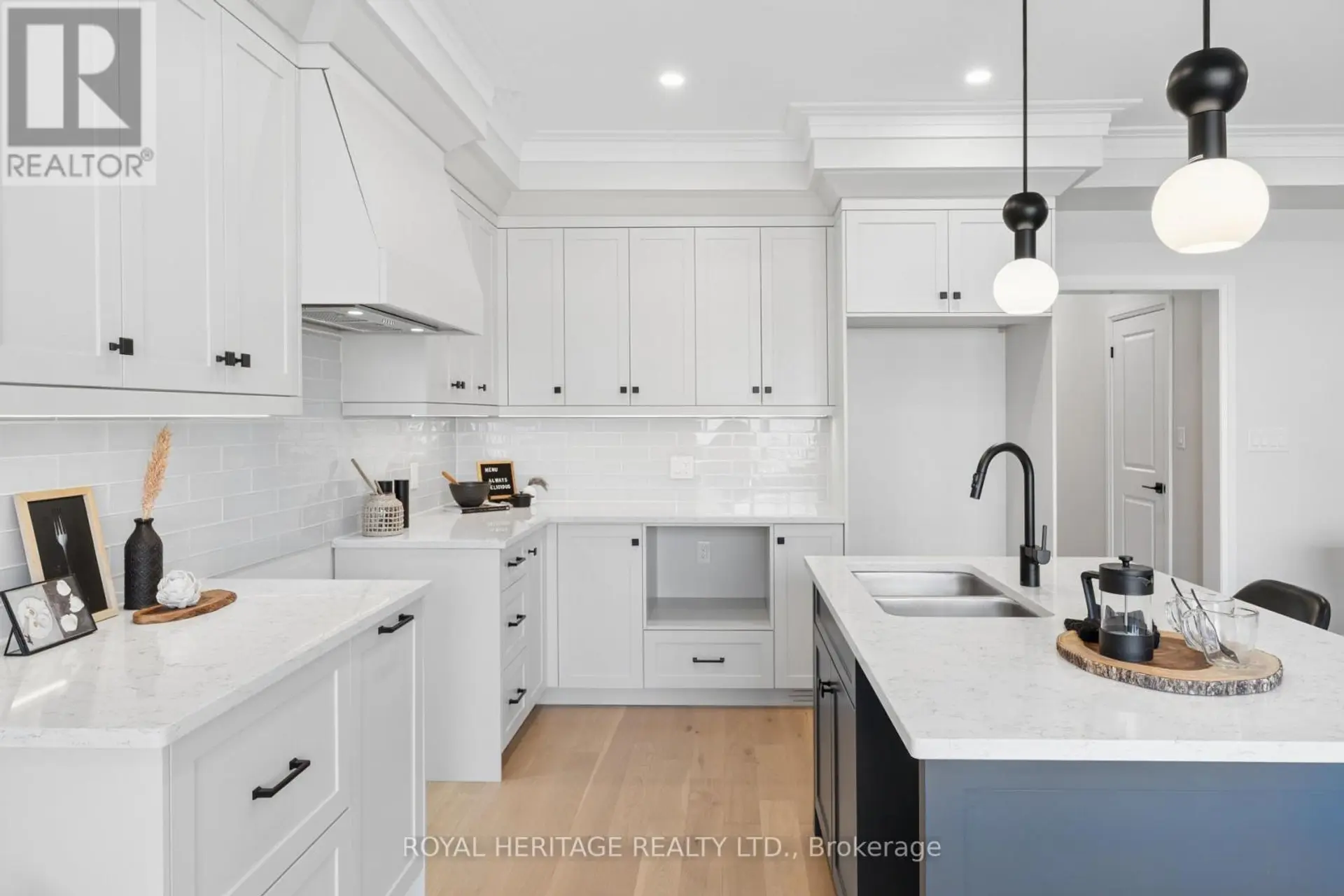 127 HICKORY STREET N - Image 7