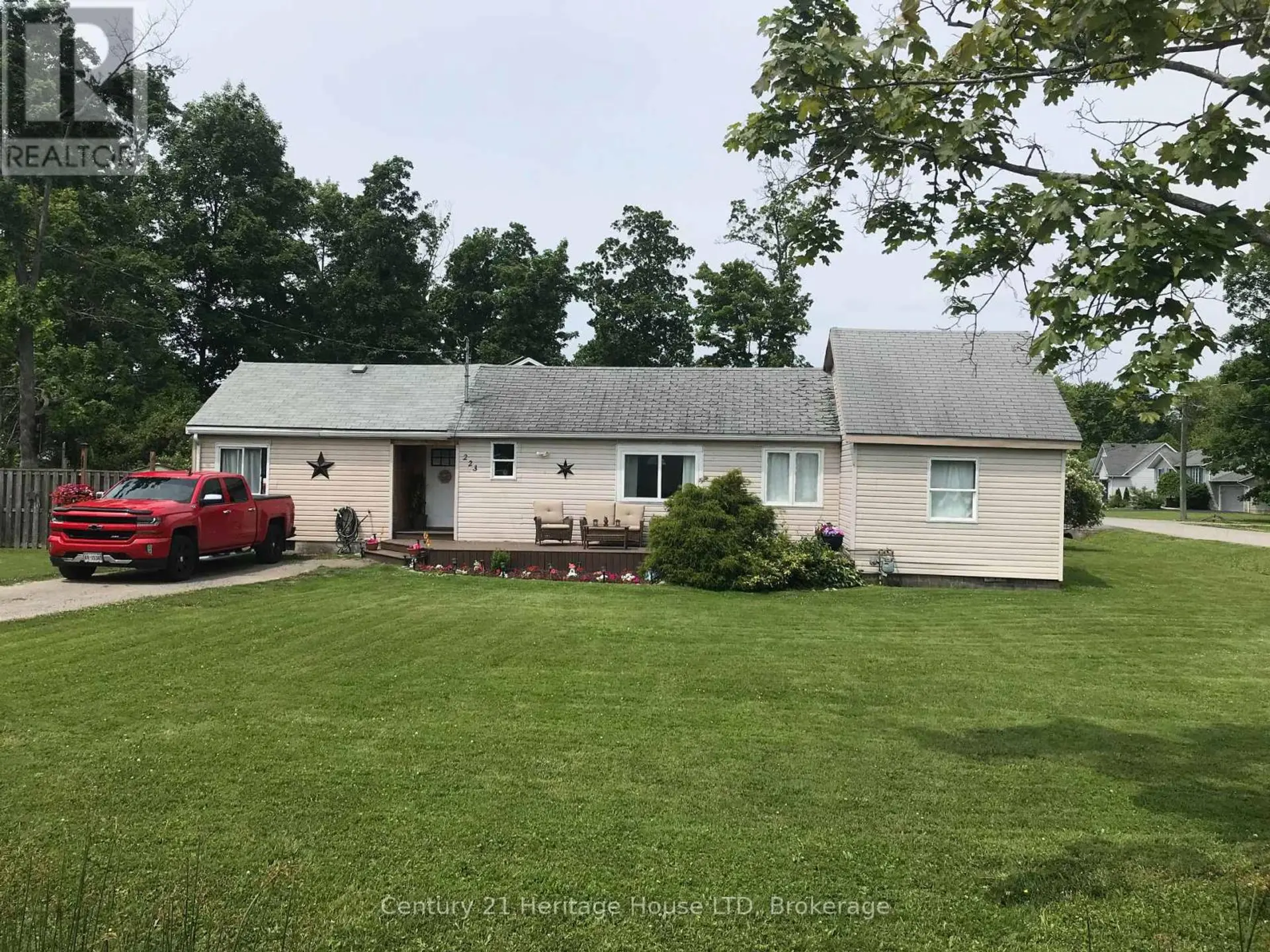 223 BERNARD AVENUE - Image 3